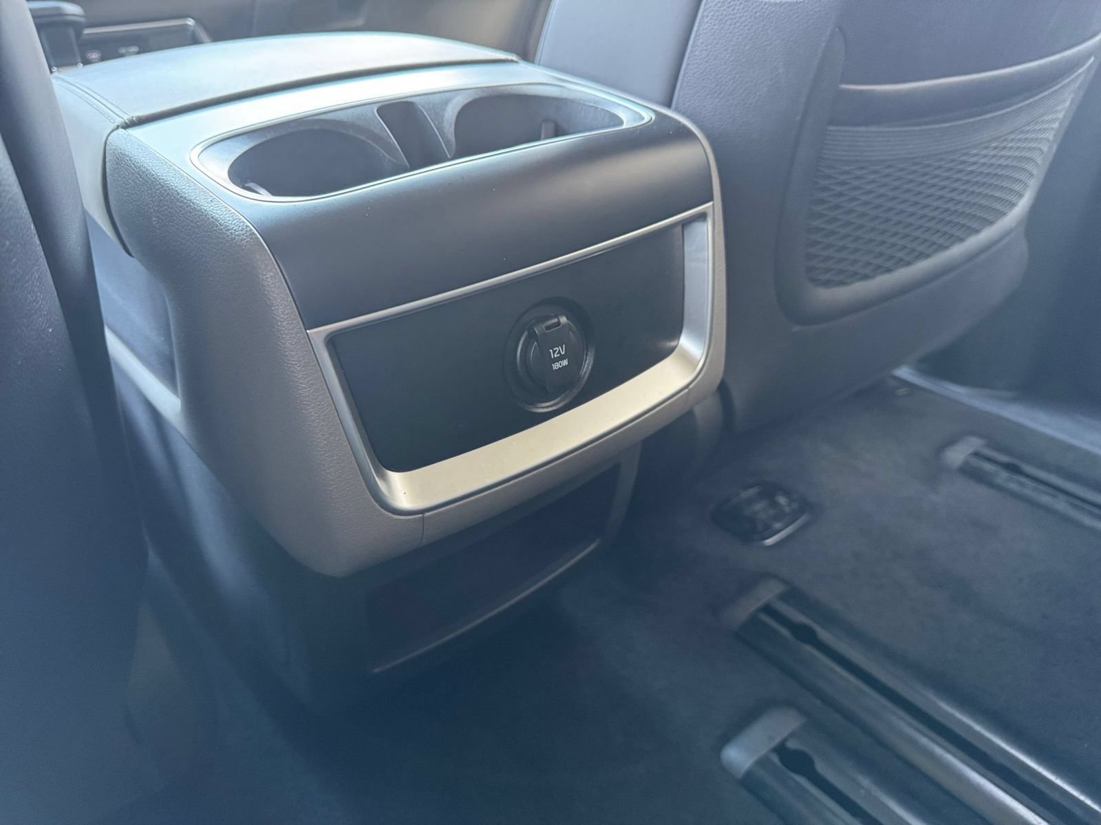 Thumbnail: 2026 Kia Carnival - 24