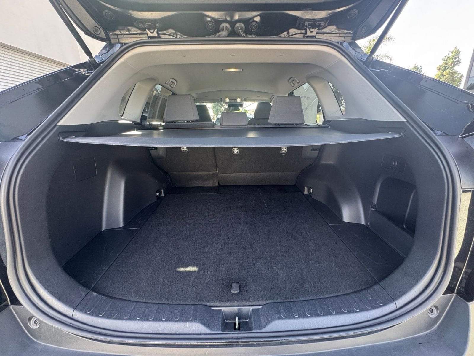 Thumbnail: 2025 Toyota RAV4 - 31