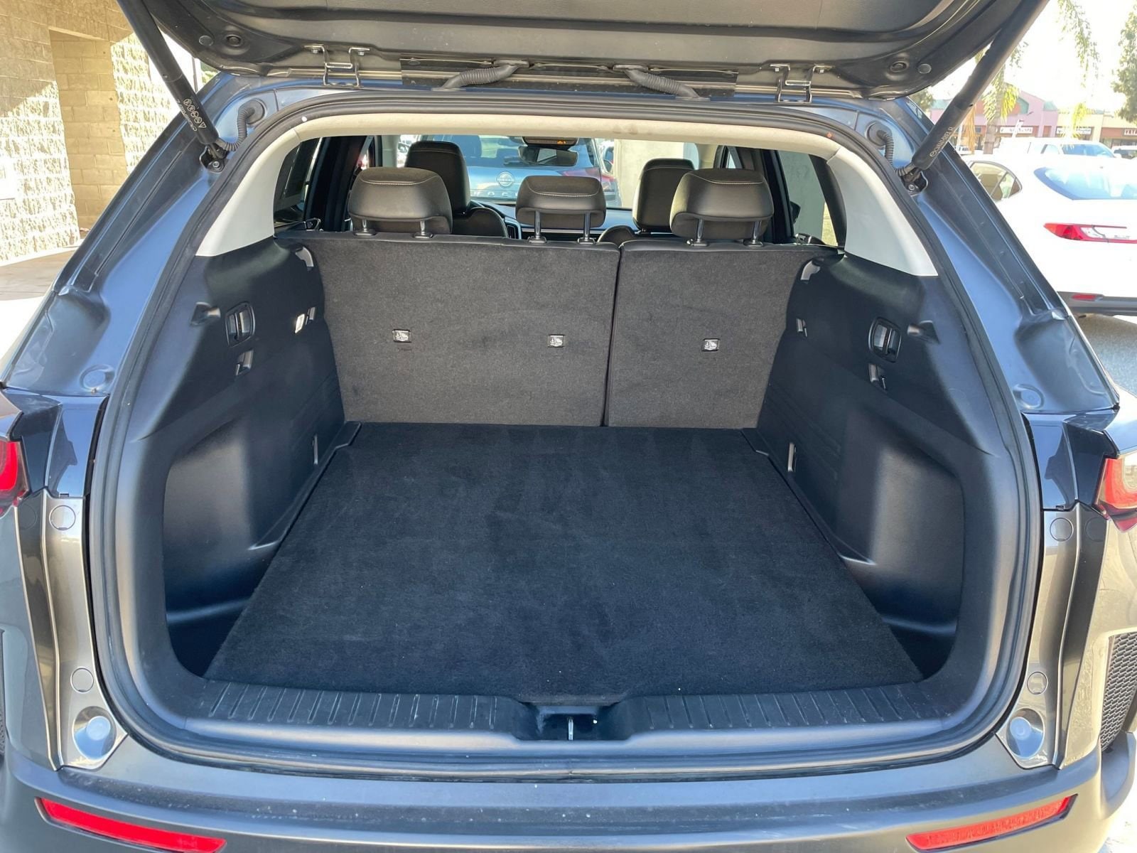 Thumbnail: 2025 Mazda CX-50 - 32