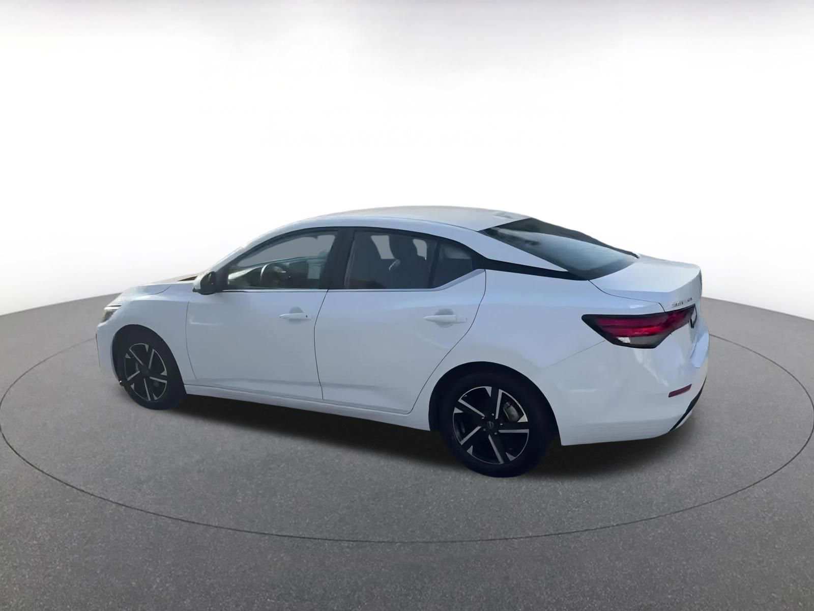 Thumbnail: 2024 Nissan Sentra - 10