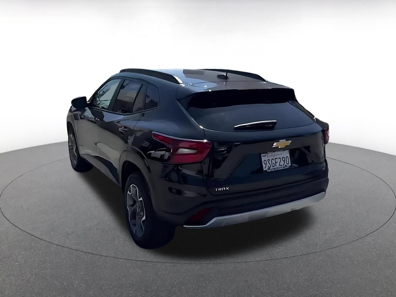 Thumbnail: 2025 Chevrolet Trax - 10