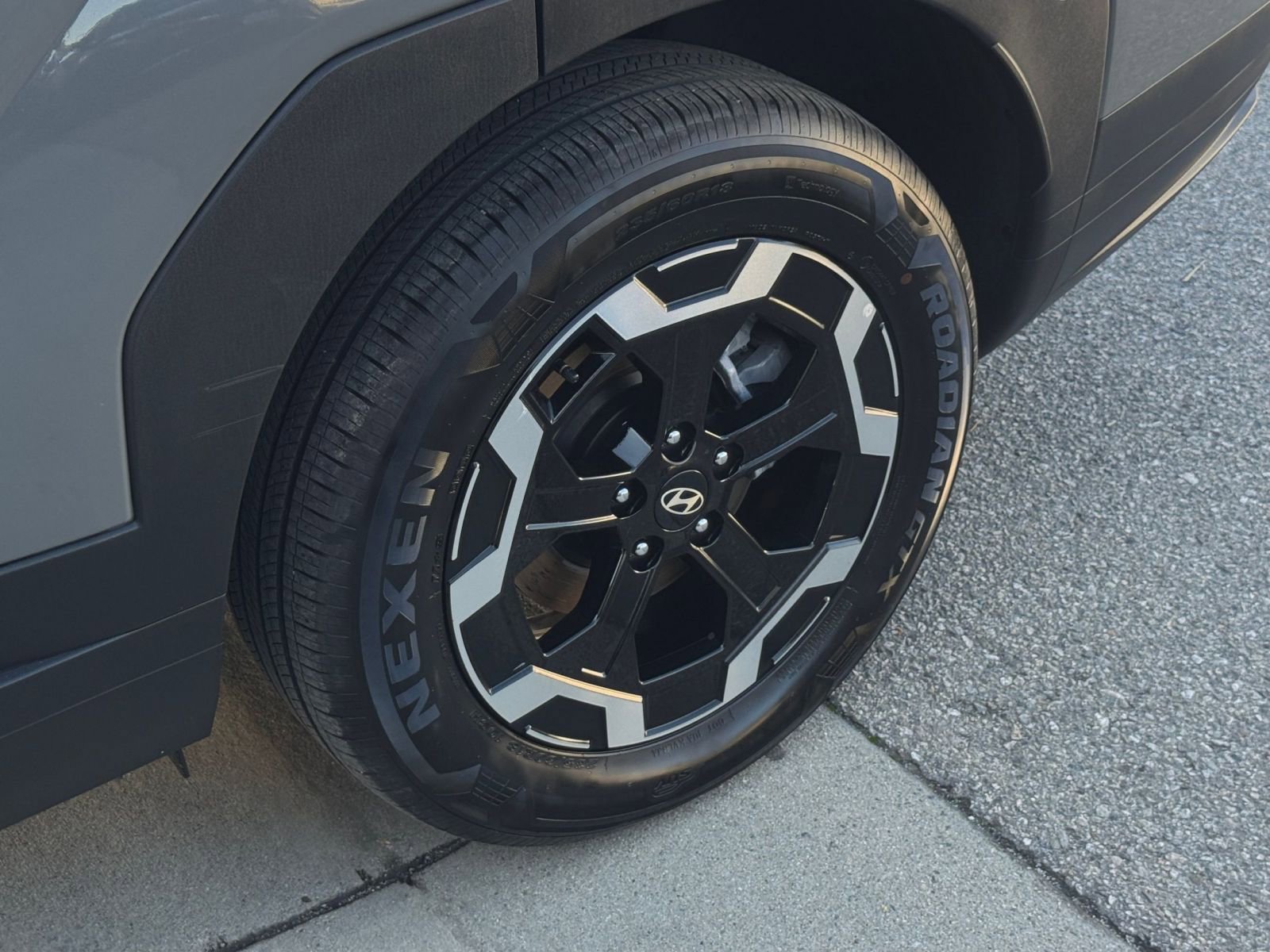 Thumbnail: 2025 Hyundai Santa Fe - 32