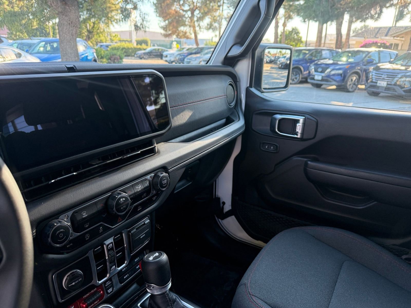 Thumbnail: 2025 Jeep Wrangler - 31