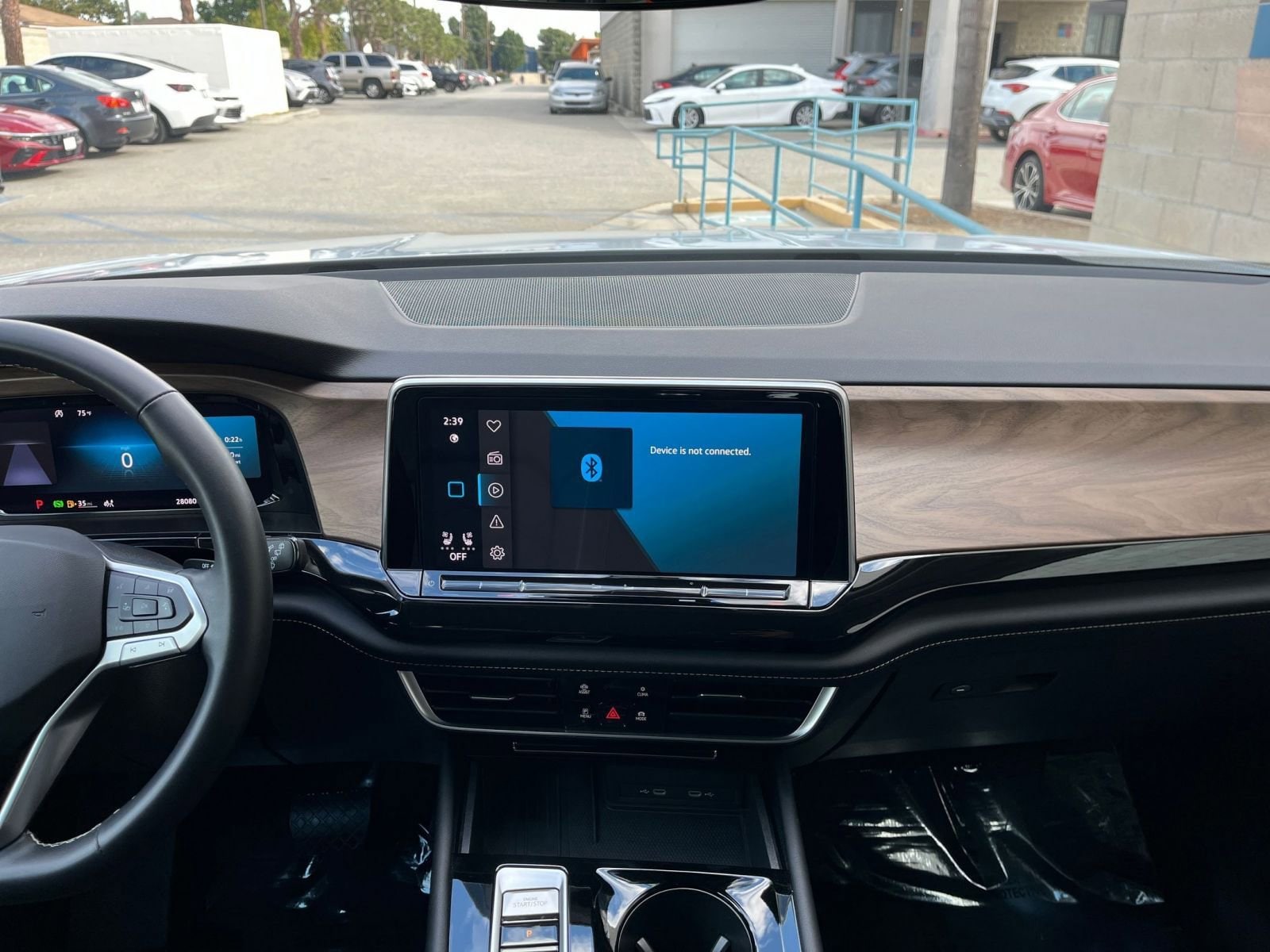 Thumbnail: 2025 Volkswagen Atlas - 18