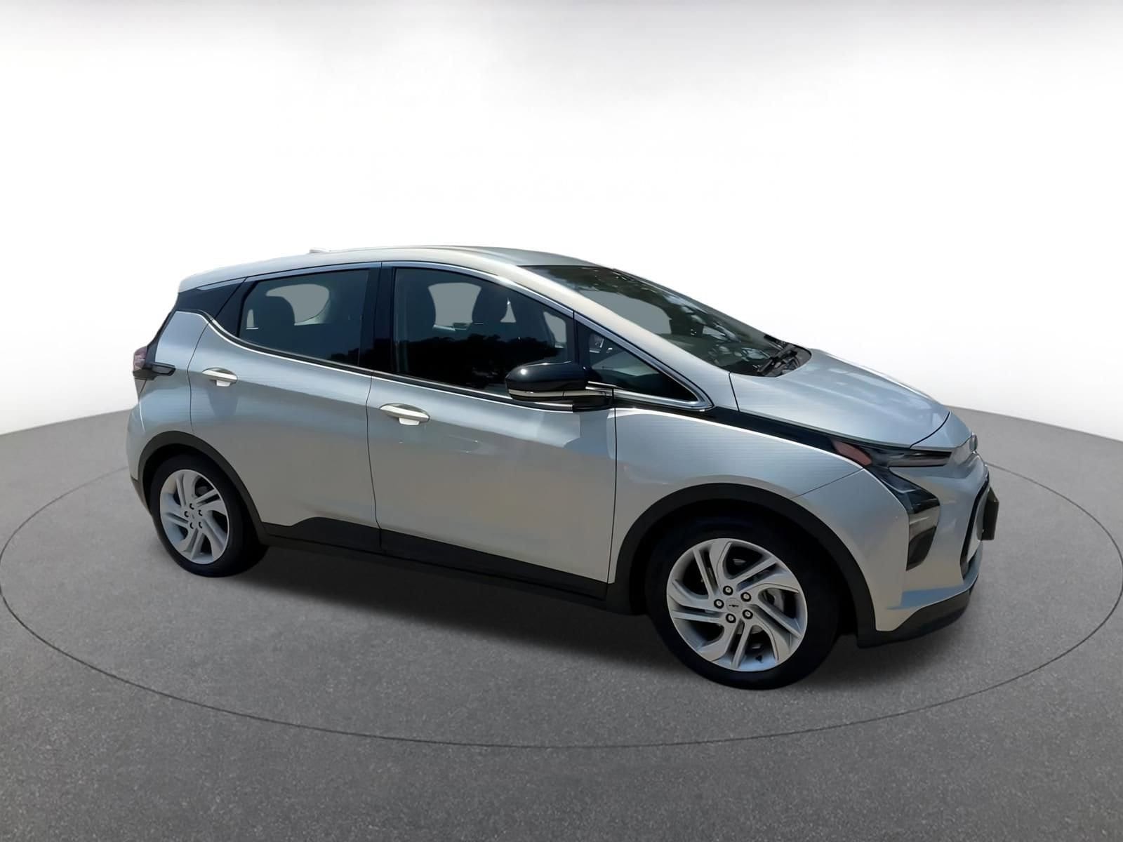 Thumbnail: 2023 Chevrolet Bolt EV - 2