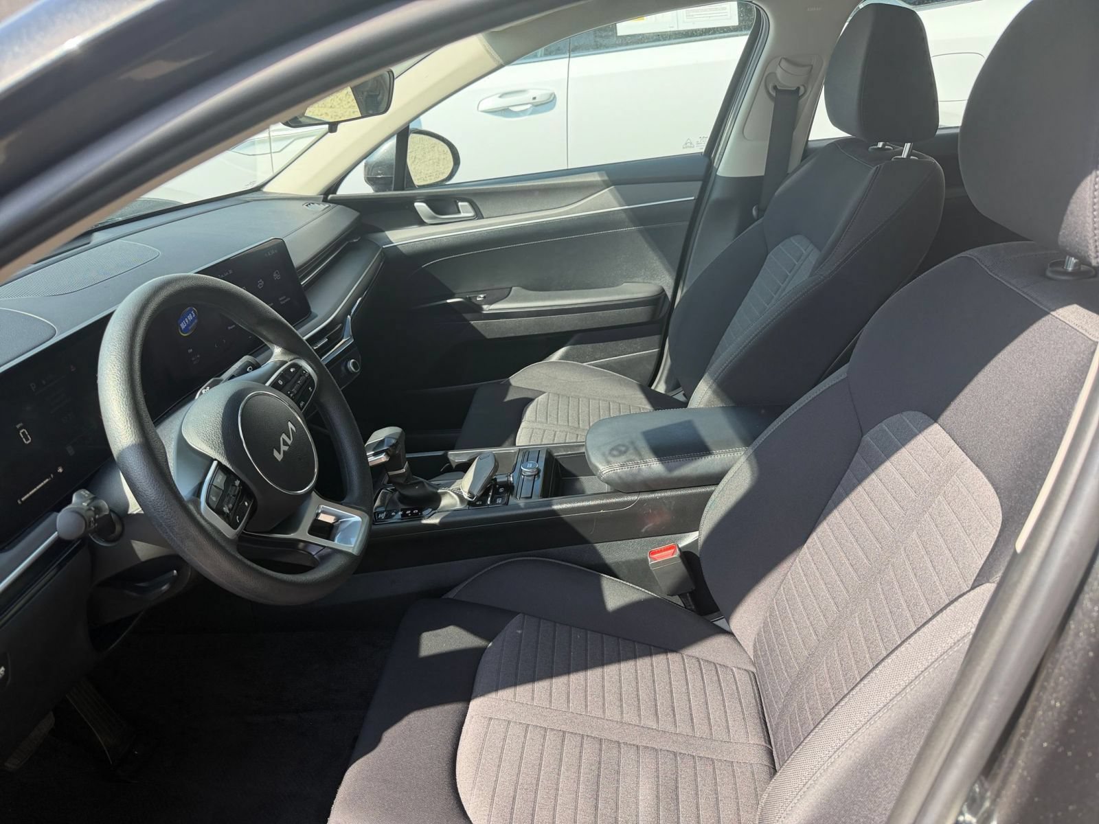 Thumbnail: 2025 Kia K5 - 25