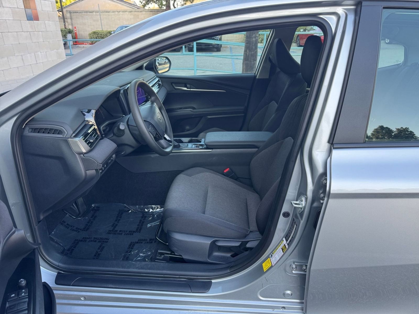 Thumbnail: 2025 Toyota Camry - 25