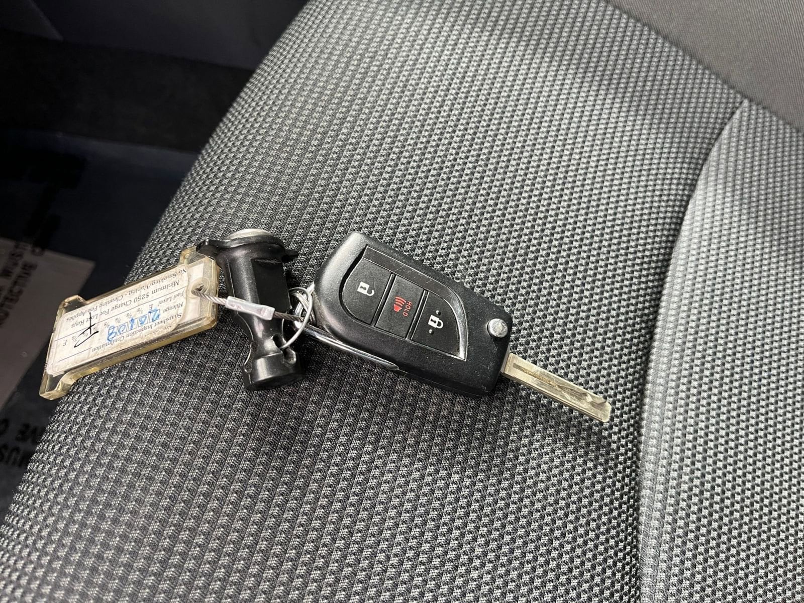 Thumbnail: 2025 Toyota RAV4 - 21