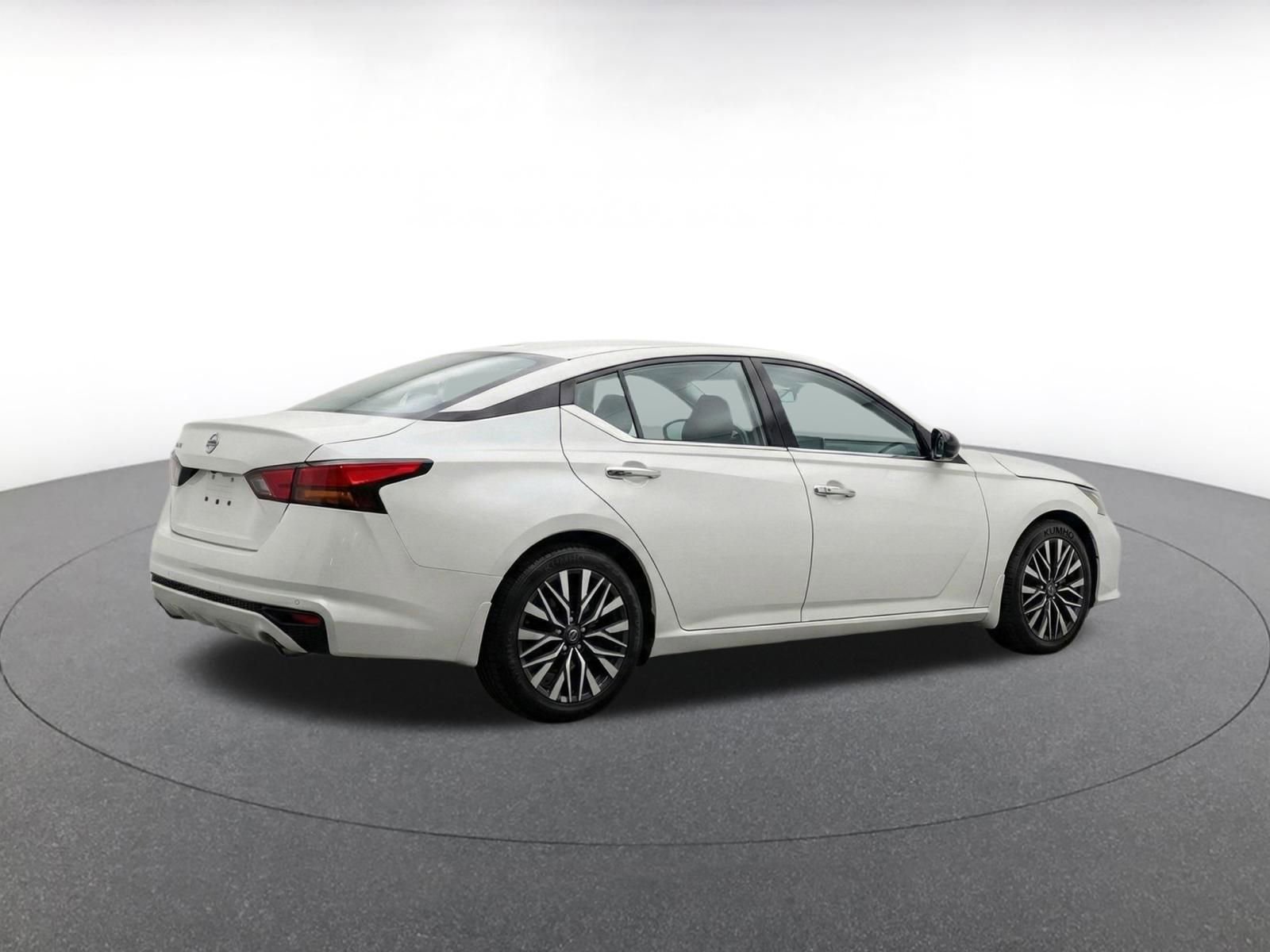 Thumbnail: 2025 Nissan Altima - 11
