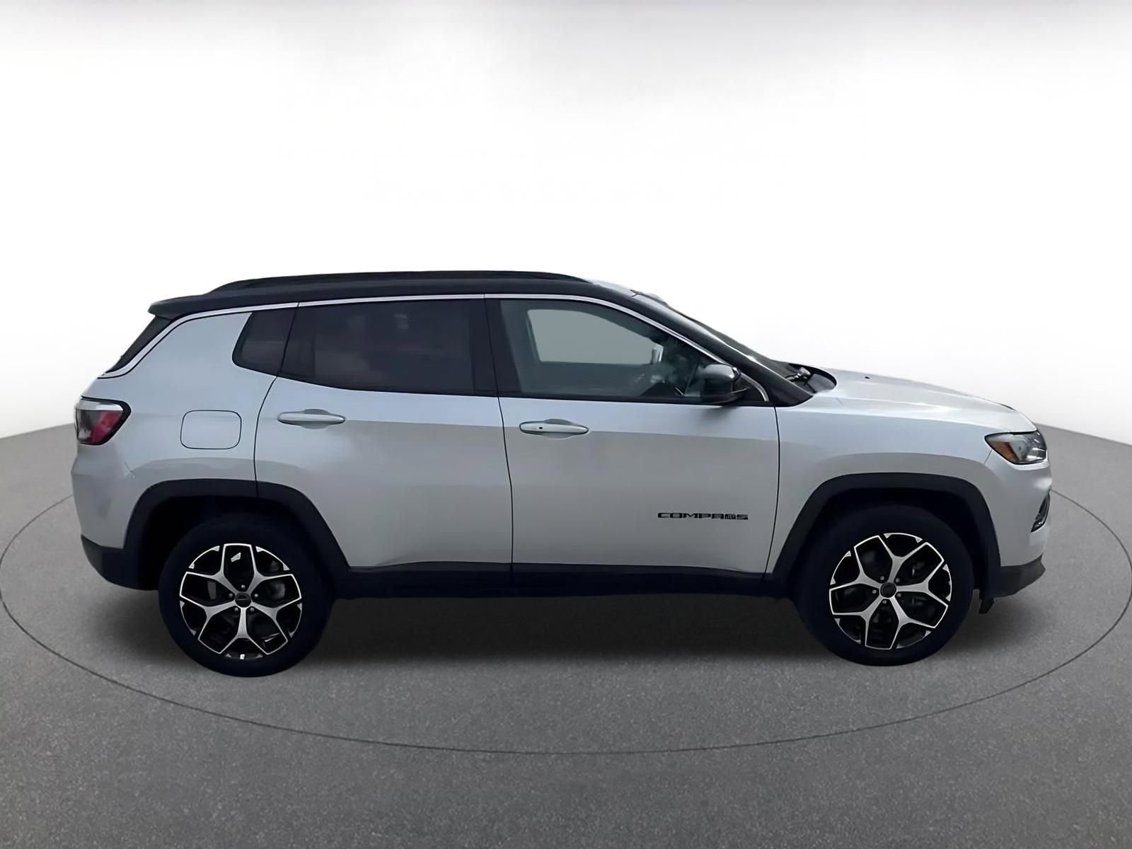Thumbnail: 2025 Jeep Compass - 16