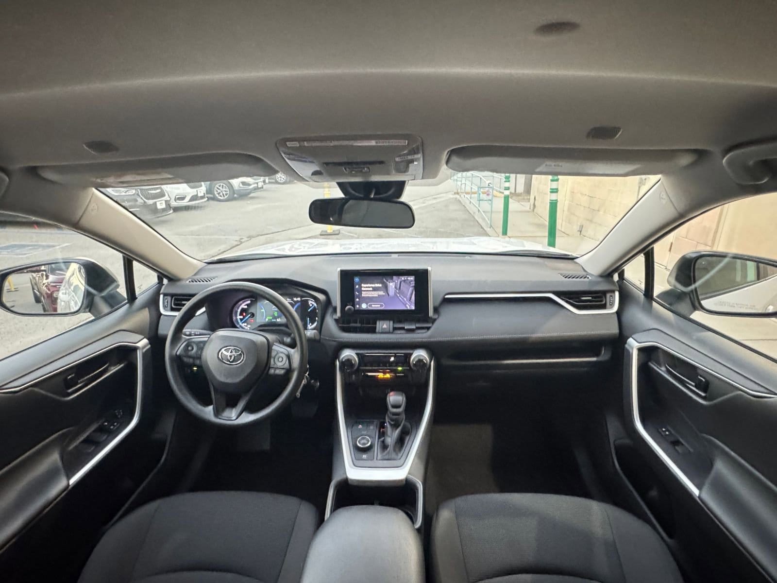 Thumbnail: 2025 Toyota RAV4 - 32