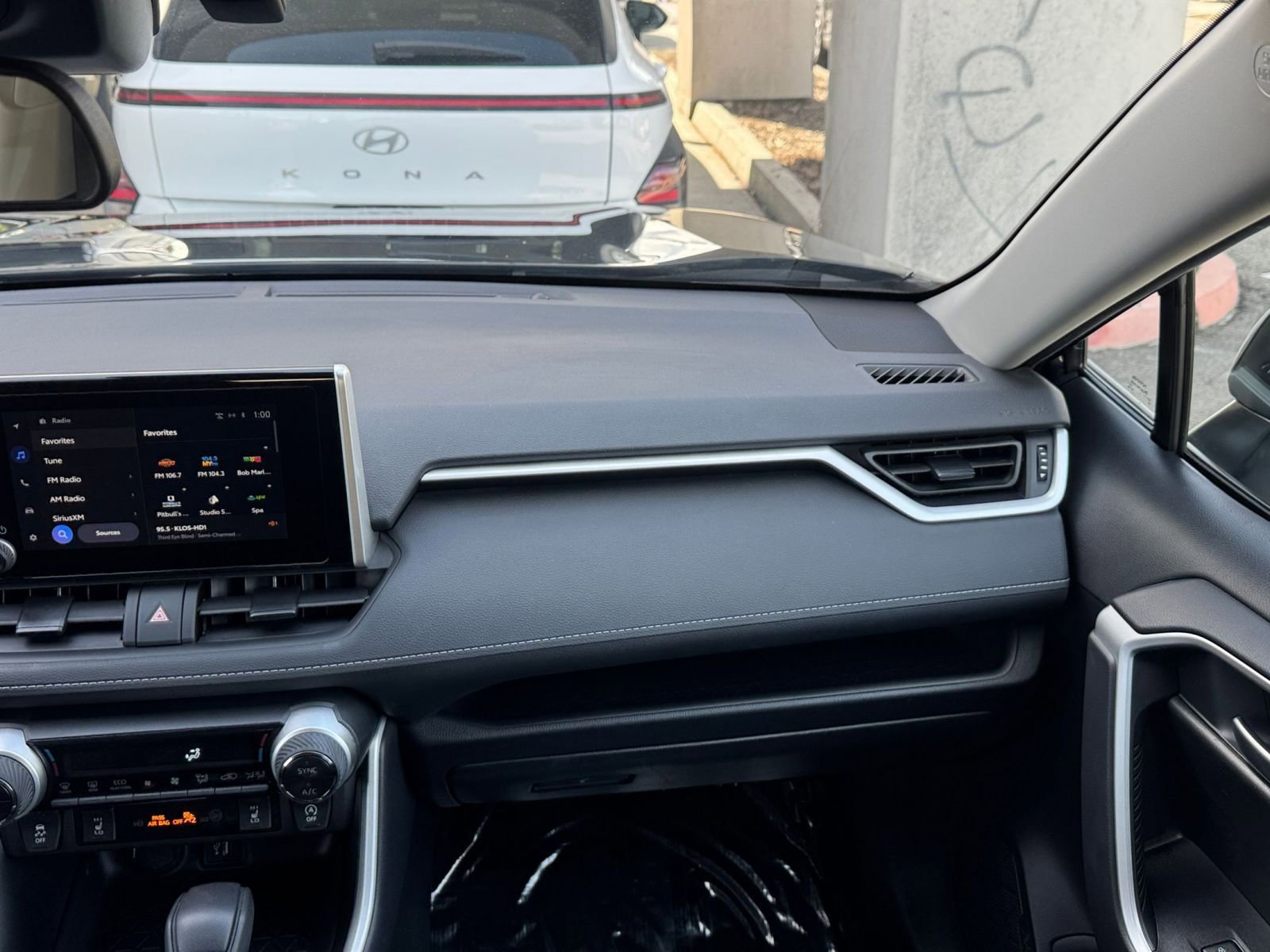 Thumbnail: 2025 Toyota RAV4 - 35