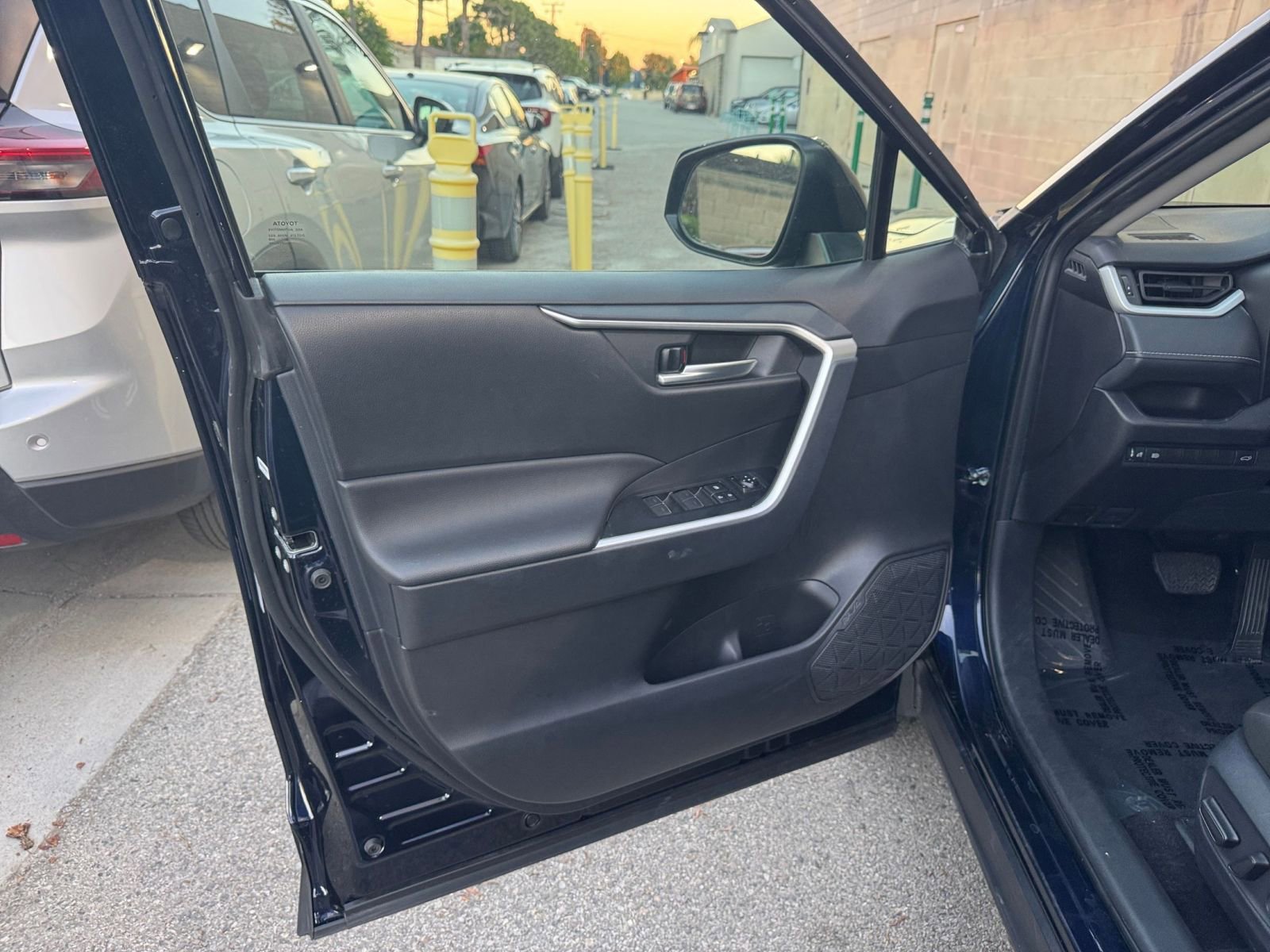 Thumbnail: 2025 Toyota RAV4 - 18