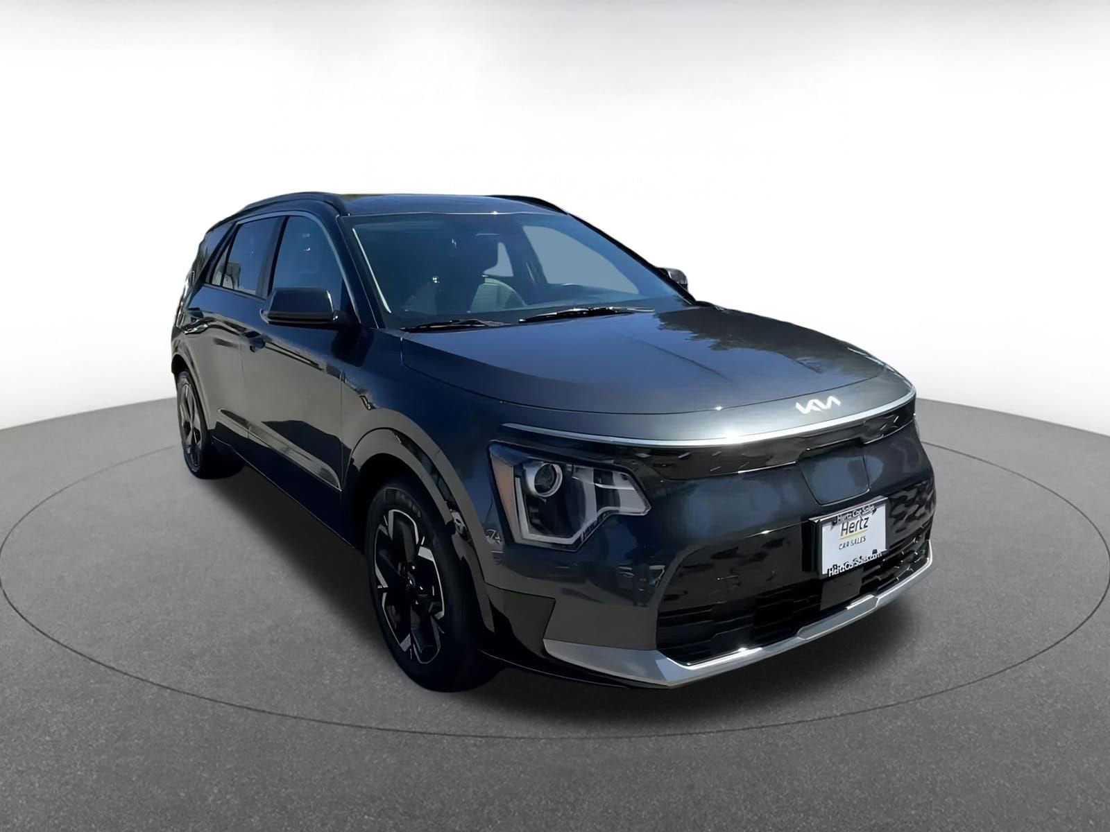 Thumbnail: 2023 Kia Niro - 3