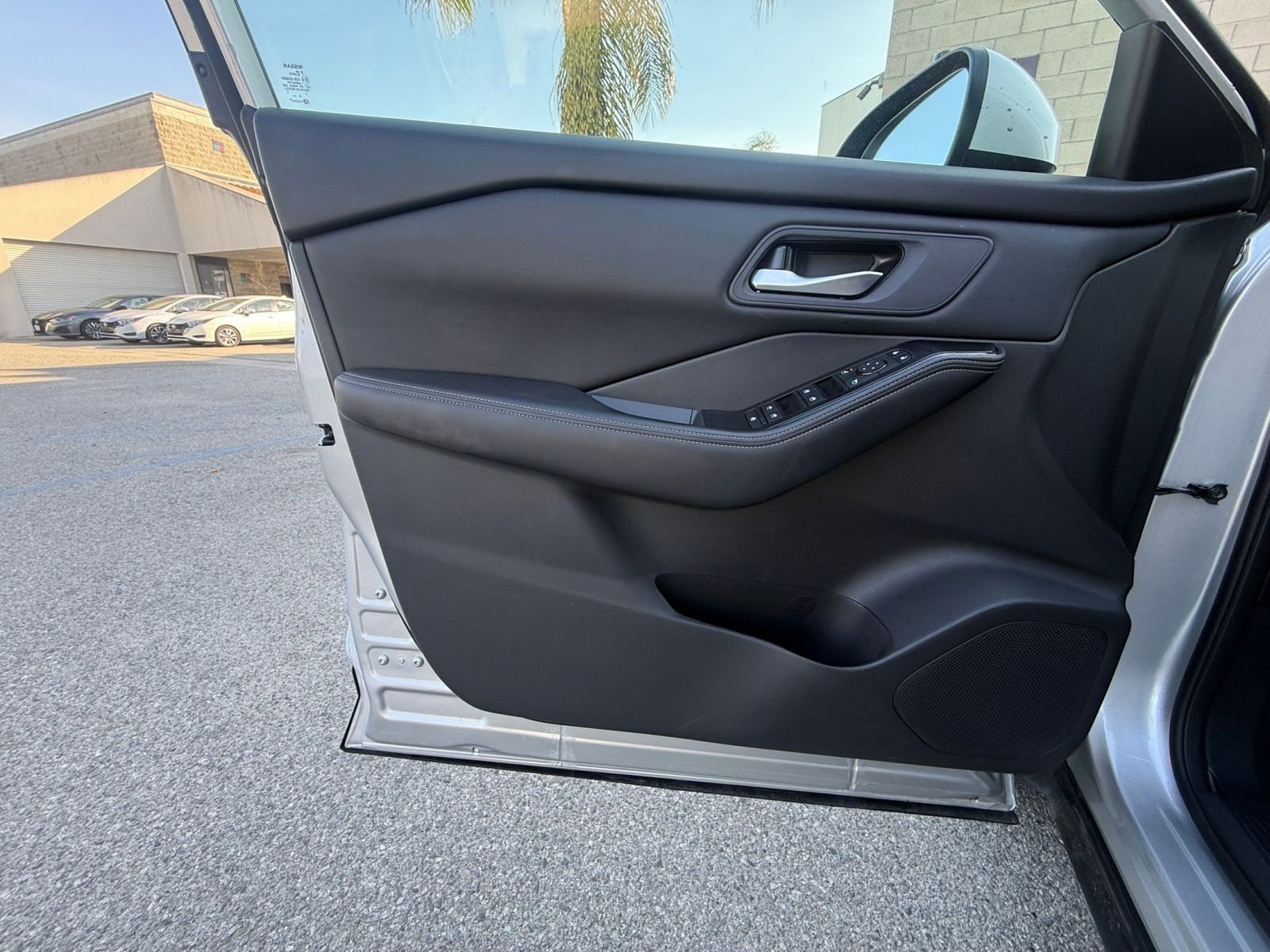 Thumbnail: 2025 Nissan Rogue - 18