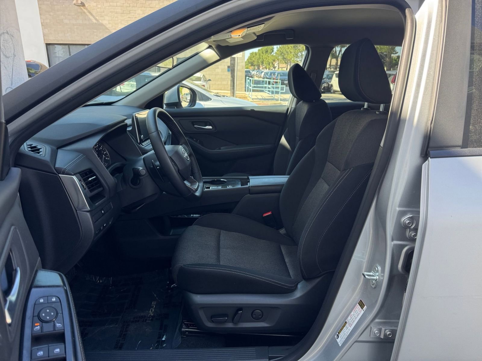 Thumbnail: 2025 Nissan Rogue - 29