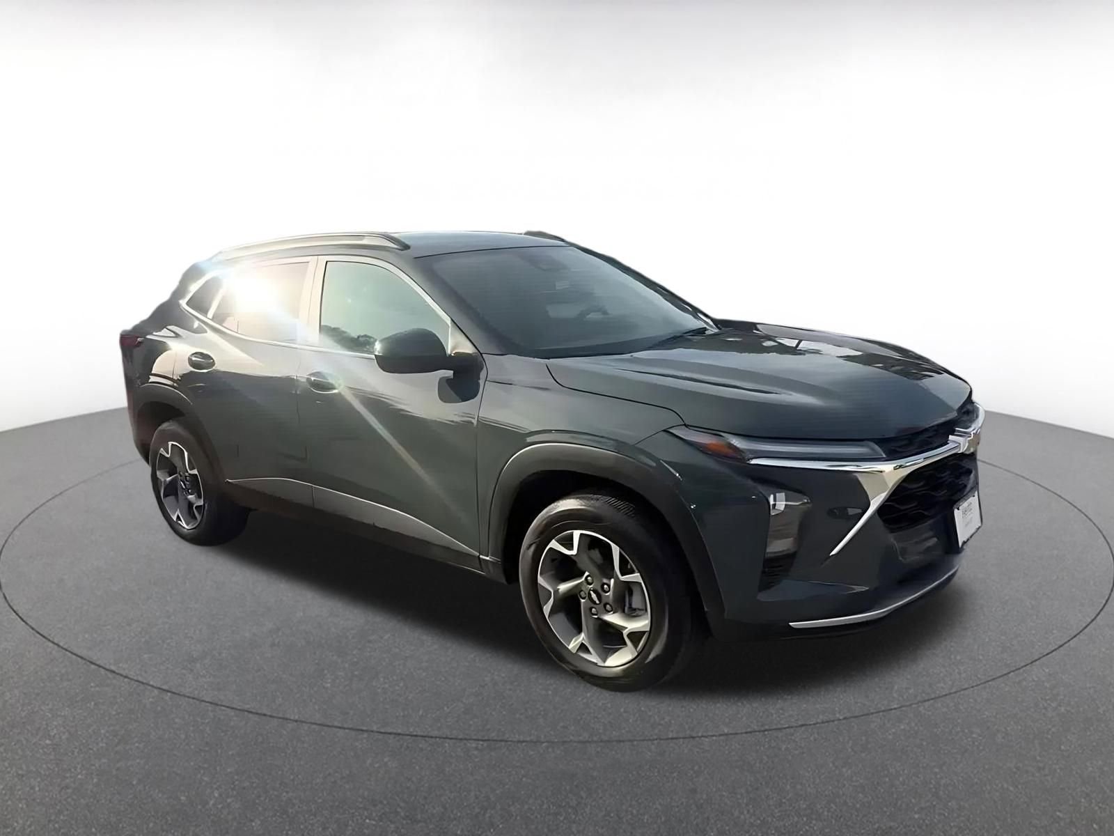 Thumbnail: 2025 Chevrolet Trax - 2