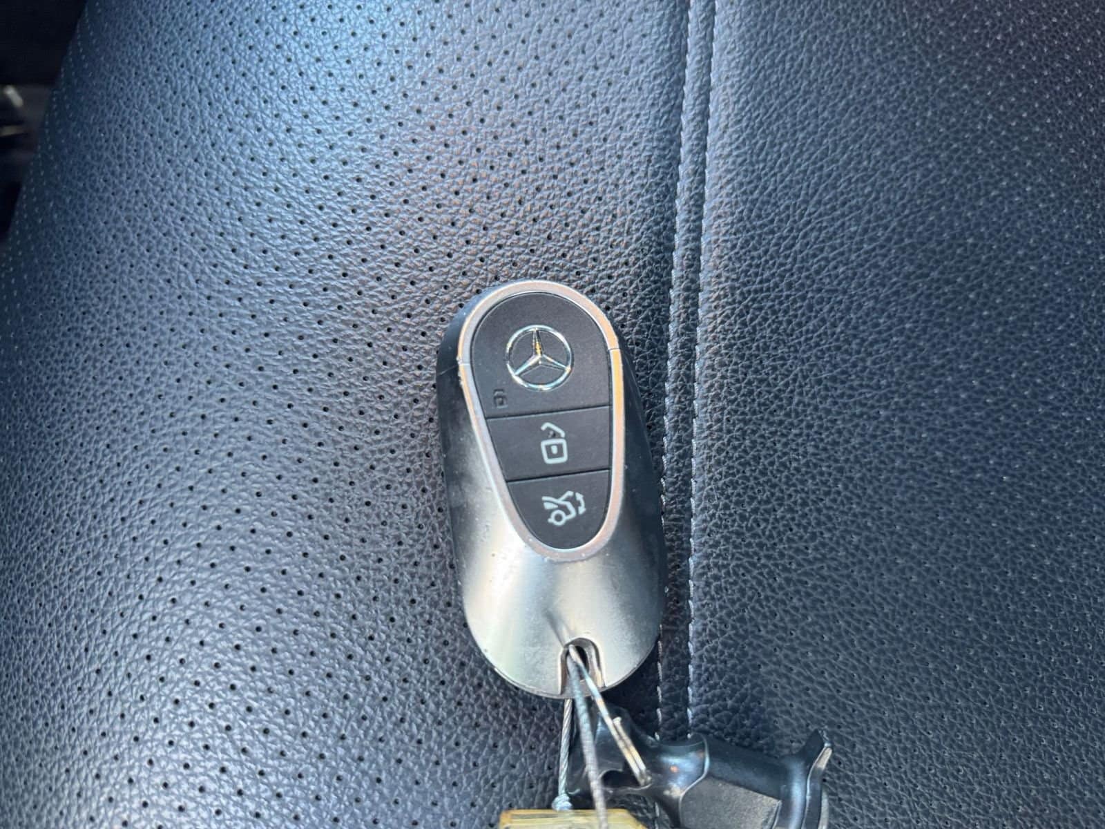 Thumbnail: 2024 Mercedes-Benz GLC - 22