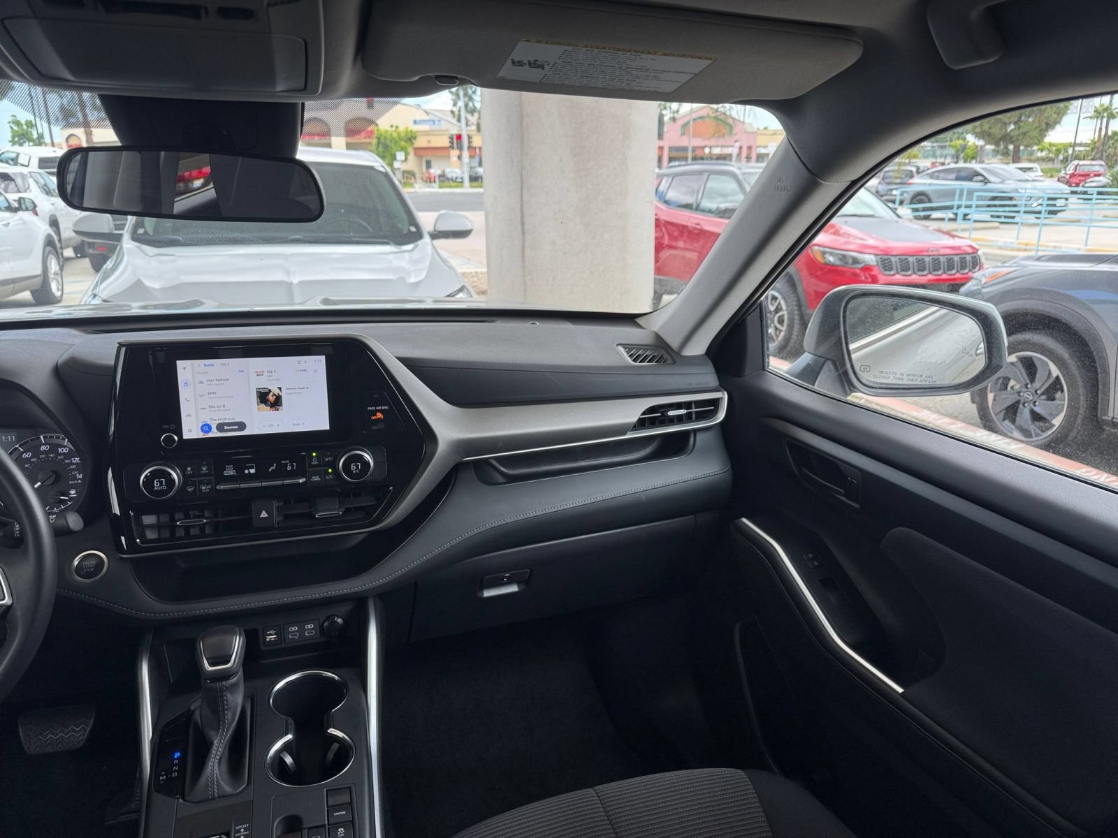 Thumbnail: 2025 Toyota Highlander - 33