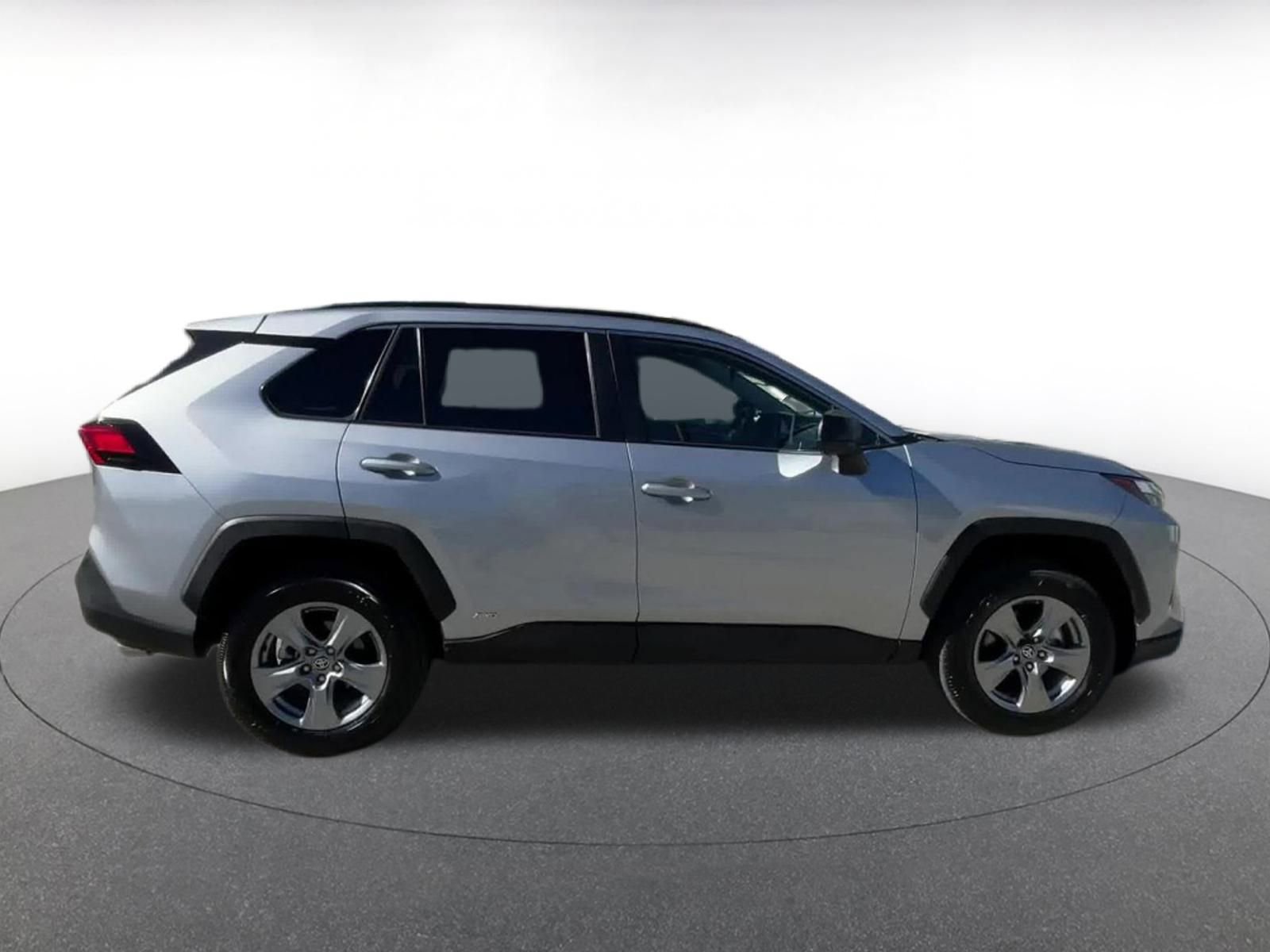 Thumbnail: 2025 Toyota RAV4 - 16