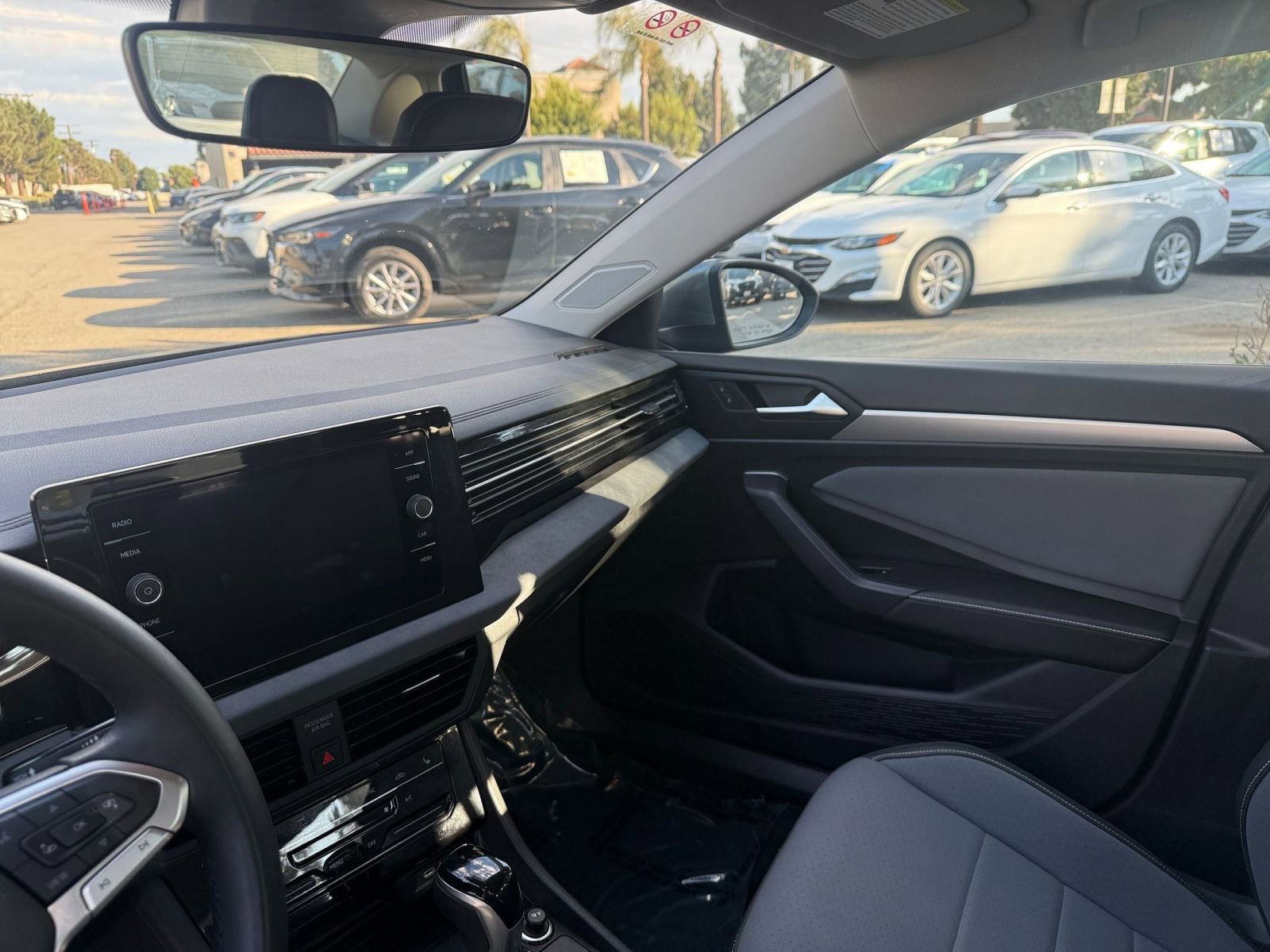 Thumbnail: 2025 Volkswagen Jetta - 31