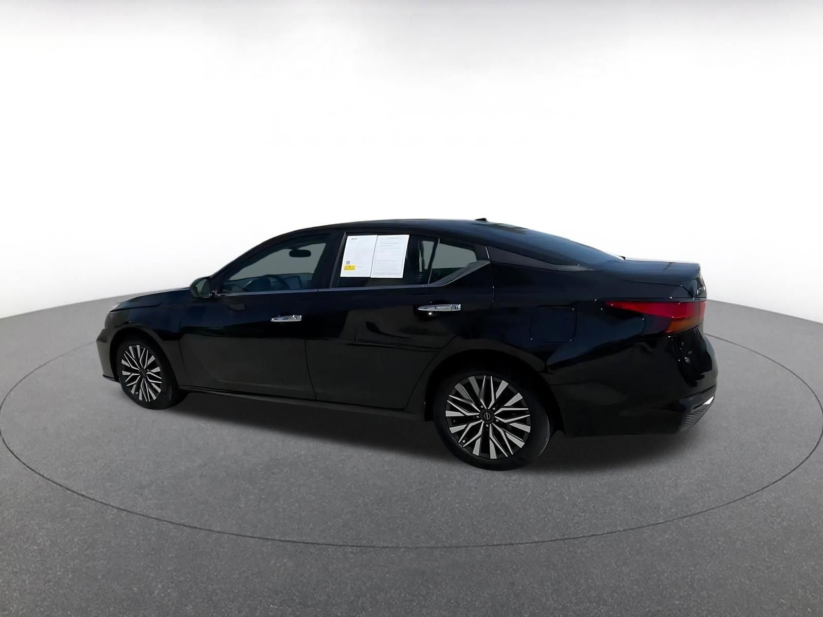 Thumbnail: 2025 Nissan Altima - 10