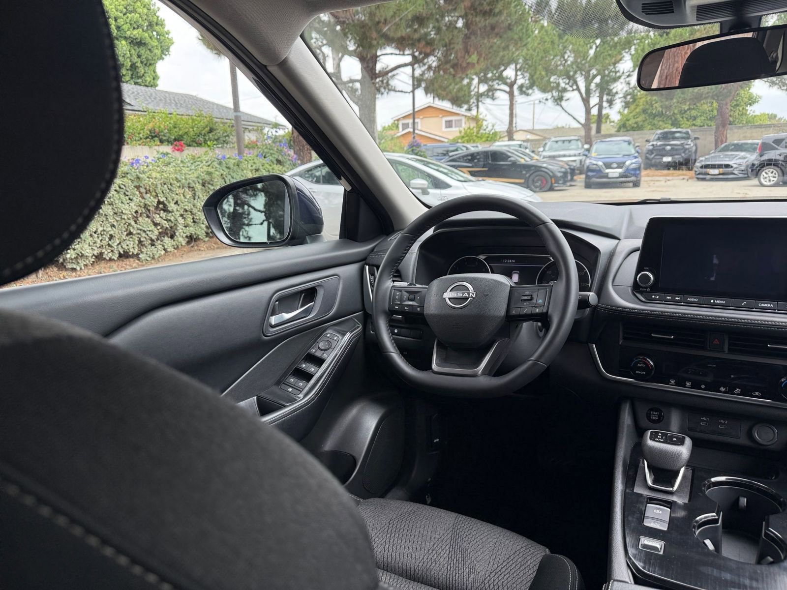 Thumbnail: 2025 Nissan Rogue - 32