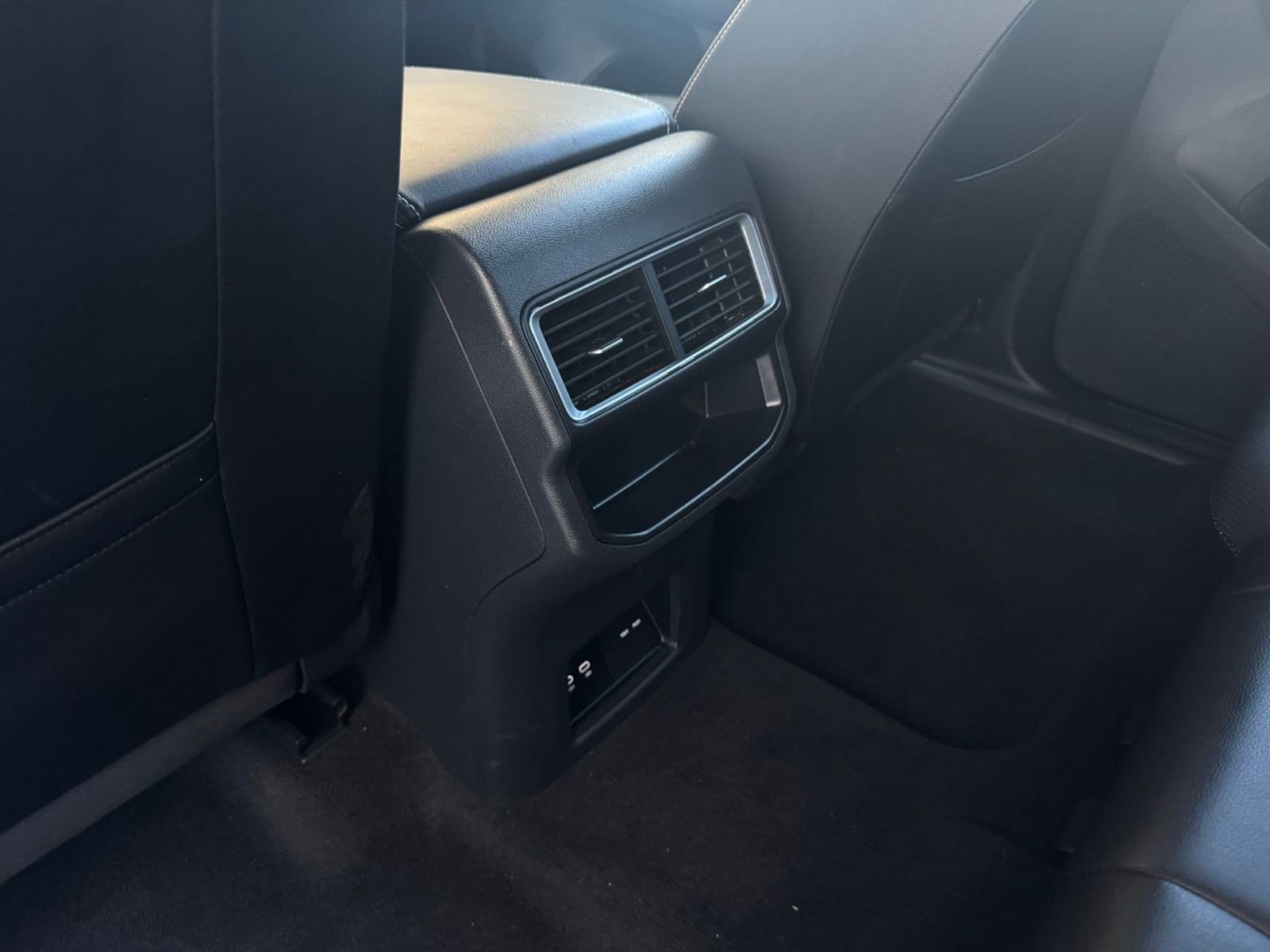 Thumbnail: 2025 Volkswagen Atlas - 24