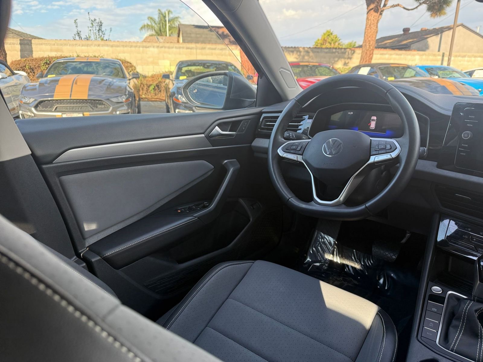 Thumbnail: 2025 Volkswagen Jetta - 30