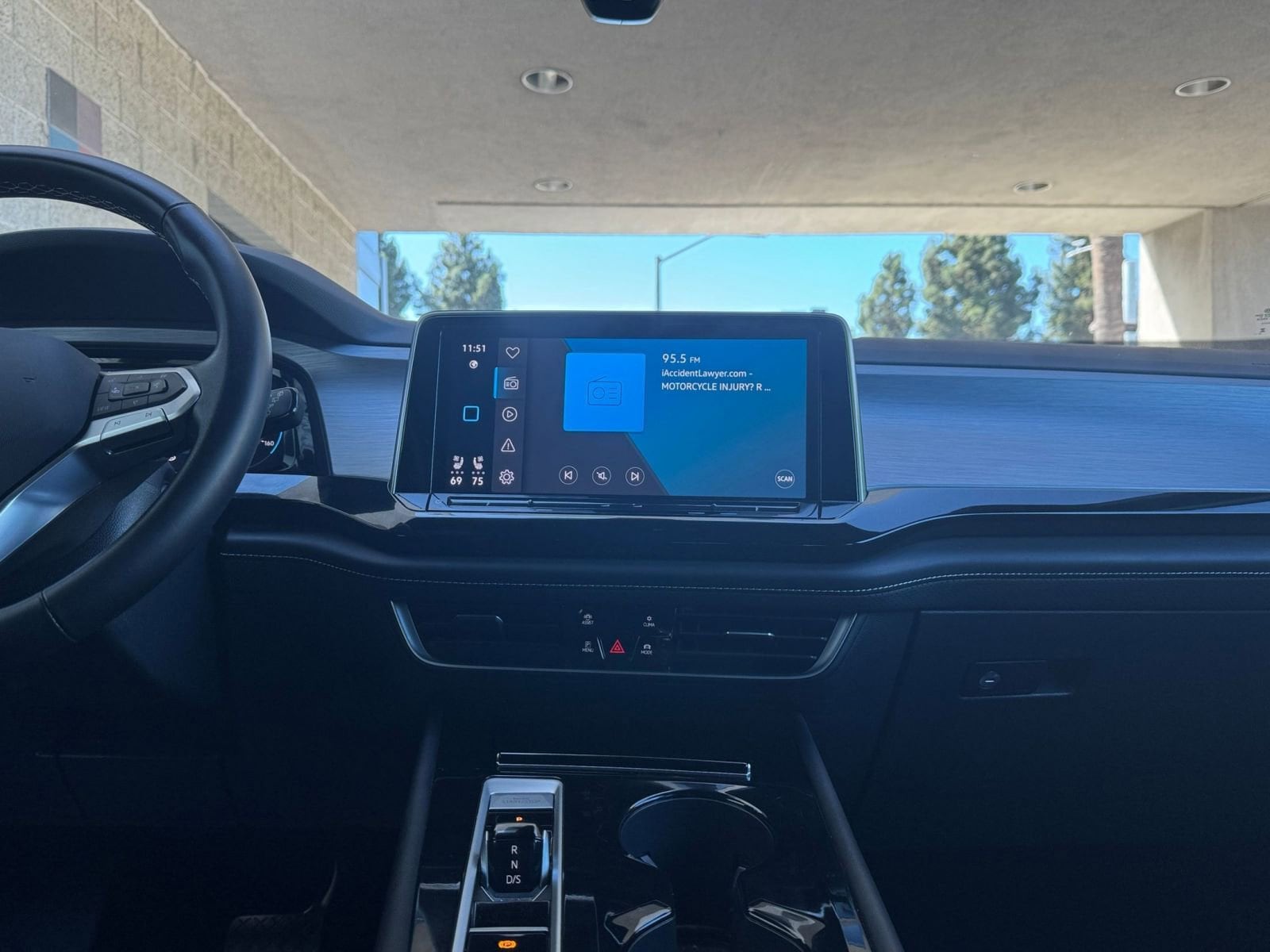 Thumbnail: 2025 Volkswagen Atlas - 21