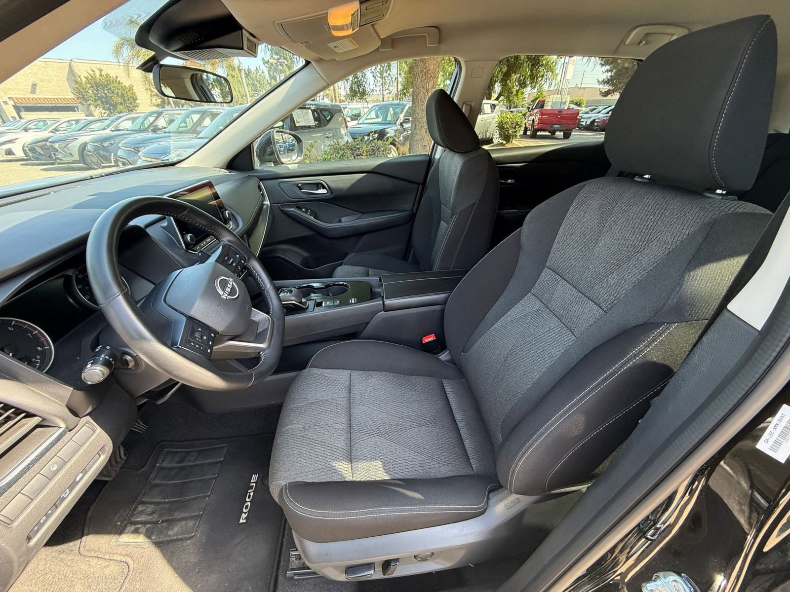 Thumbnail: 2025 Nissan Rogue - 25