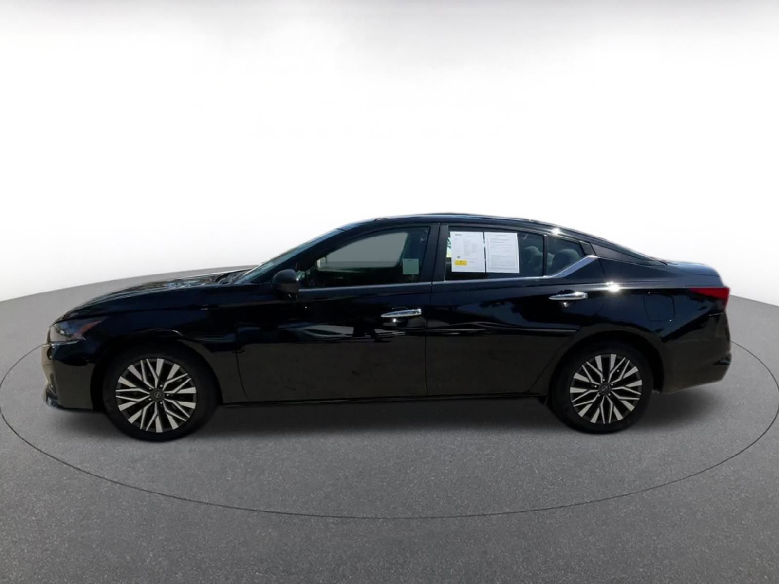 Thumbnail: 2024 Nissan Altima - 9