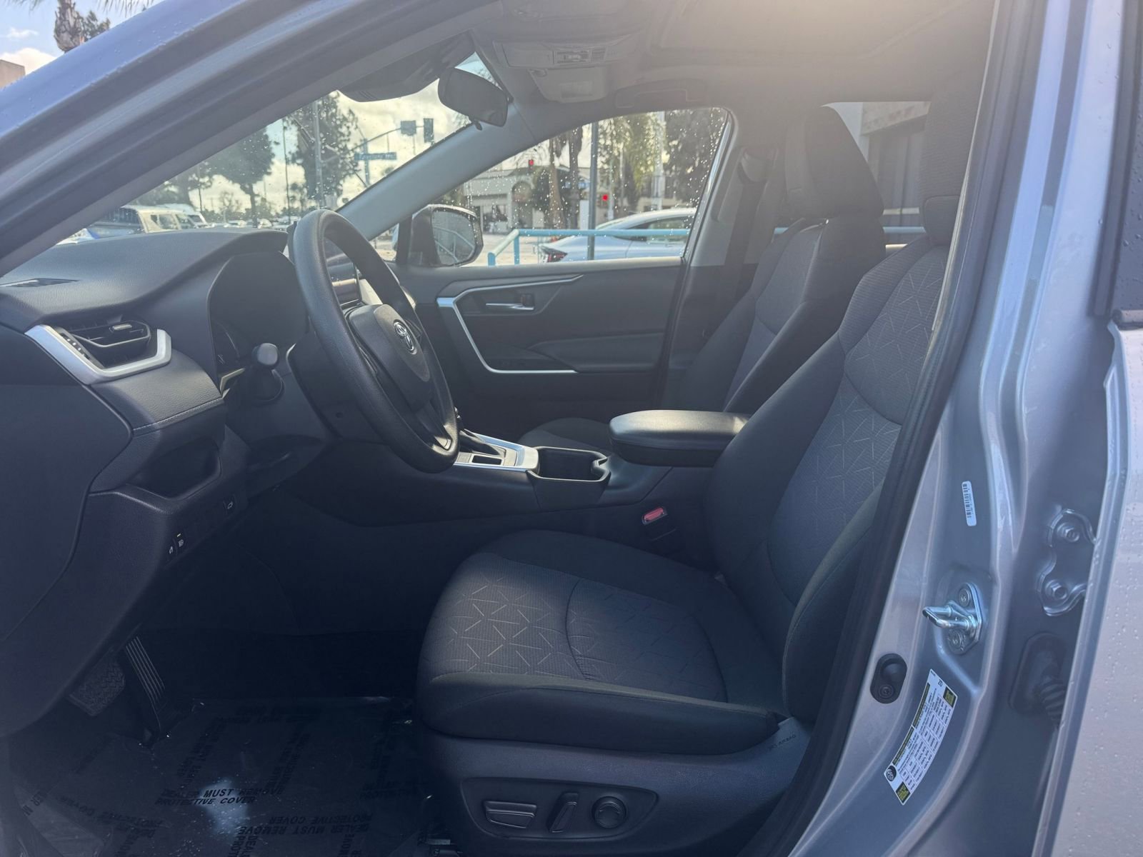 Thumbnail: 2025 Toyota RAV4 - 28