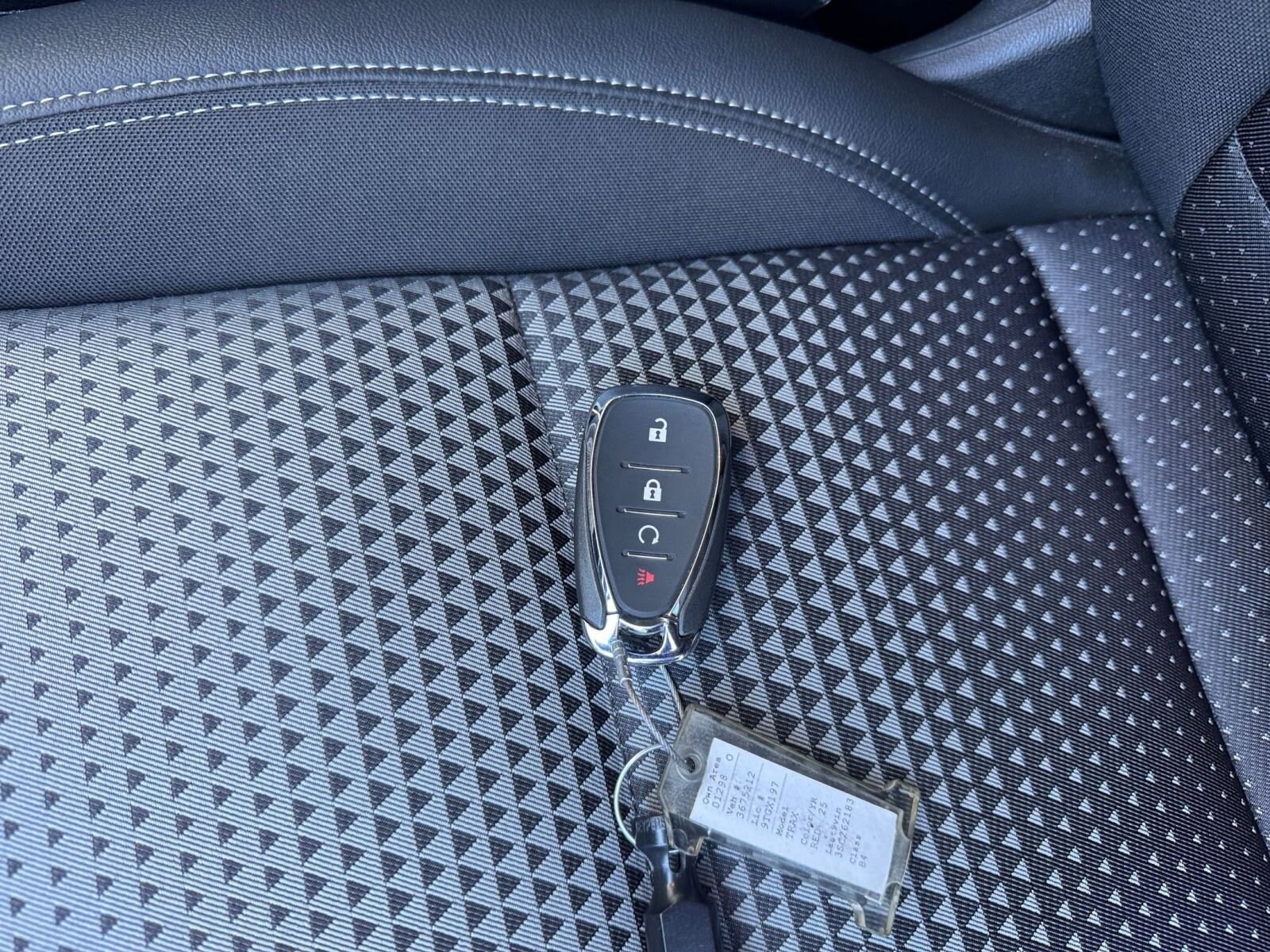 Thumbnail: 2025 Chevrolet Trax - 21