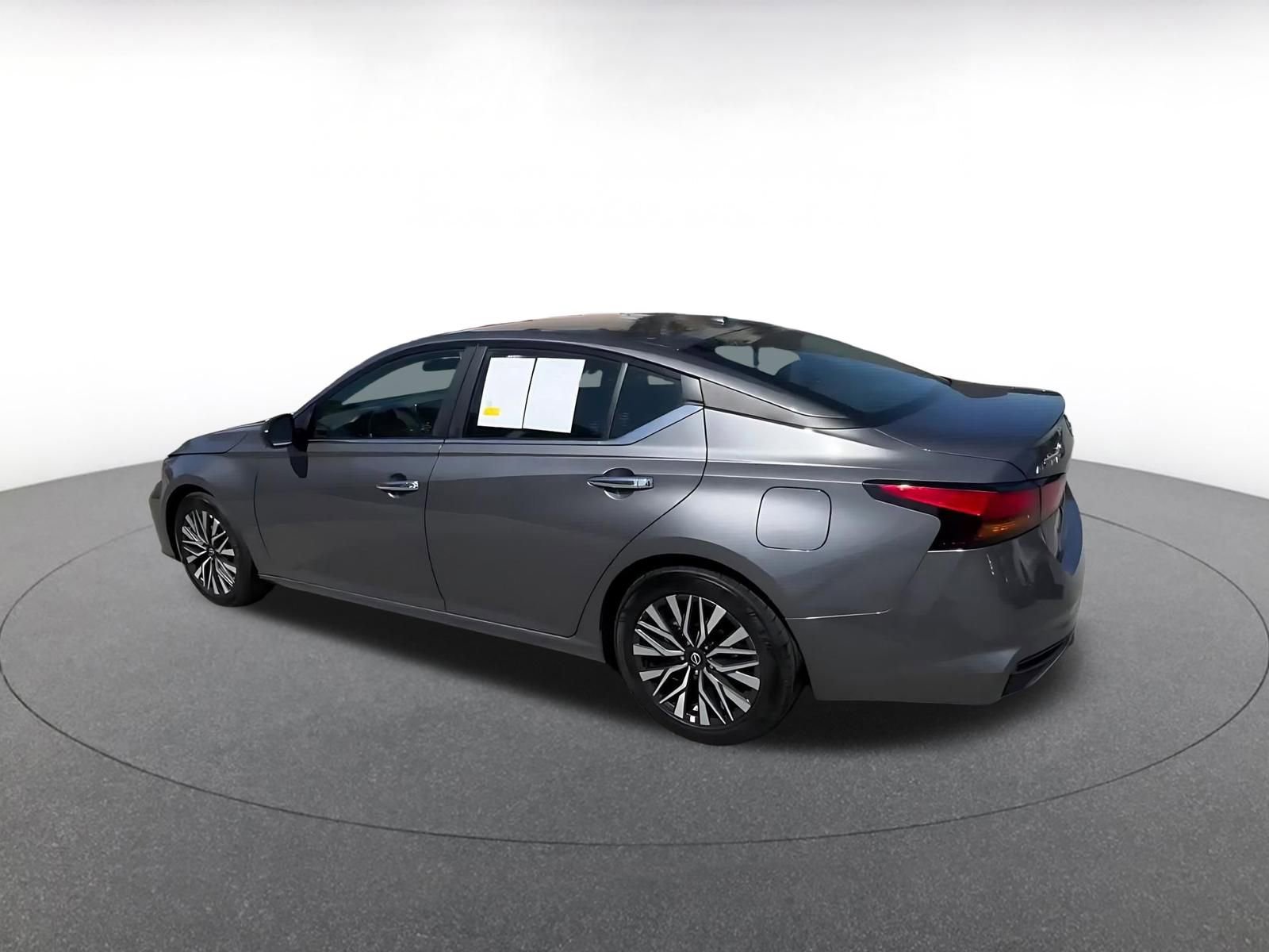 Thumbnail: 2025 Nissan Altima - 10
