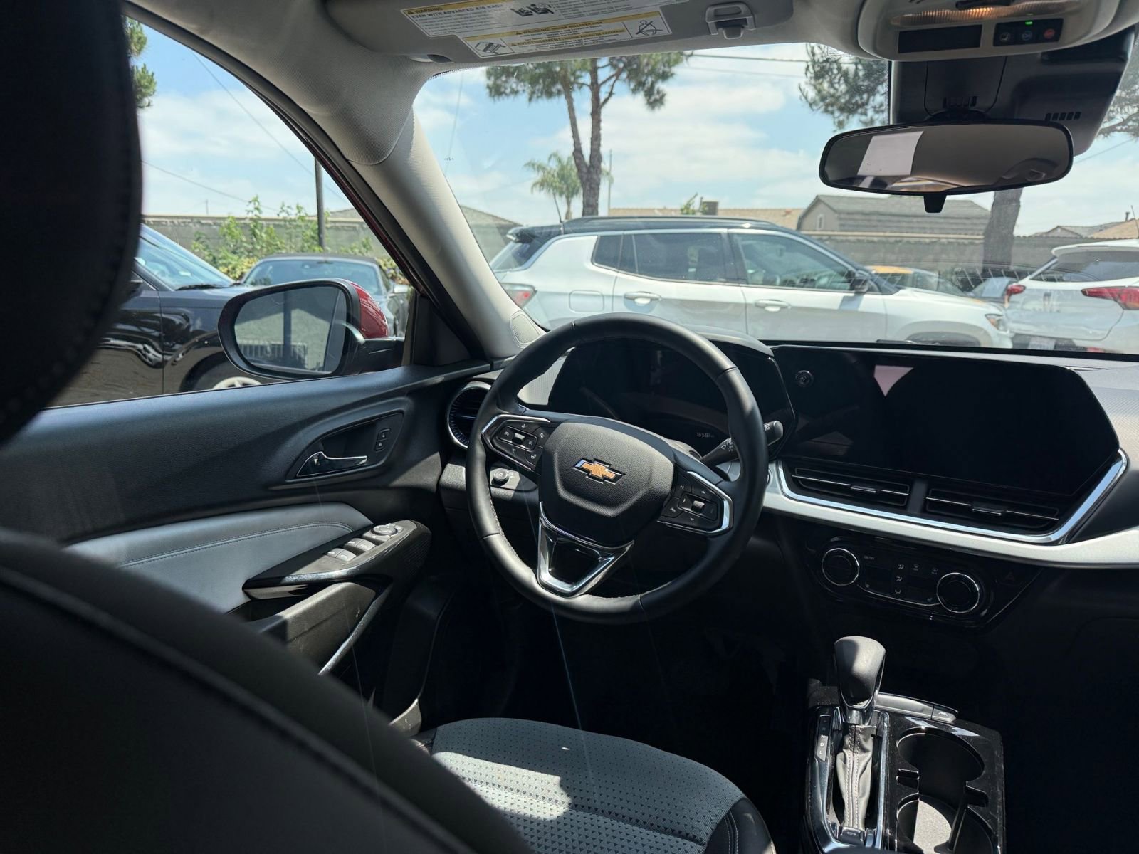 Thumbnail: 2025 Chevrolet Trax - 31