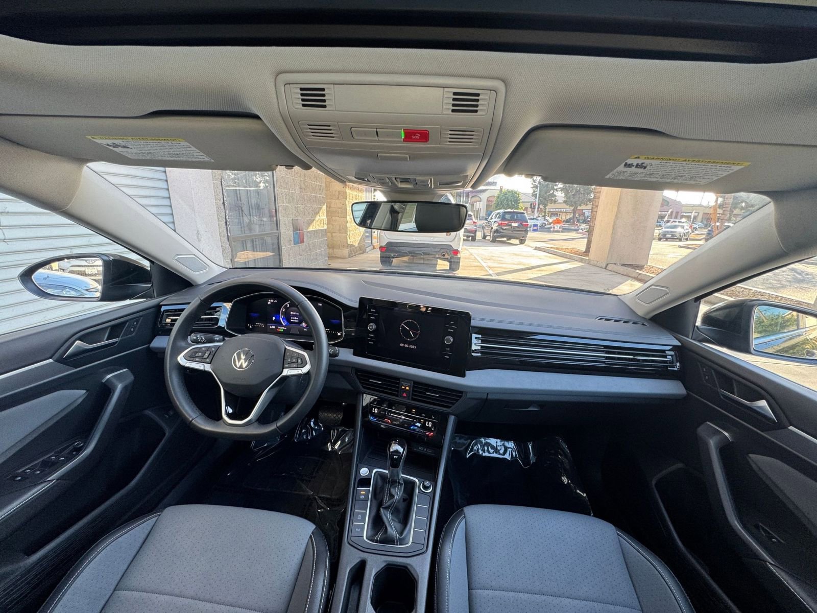 Thumbnail: 2025 Volkswagen Jetta - 32