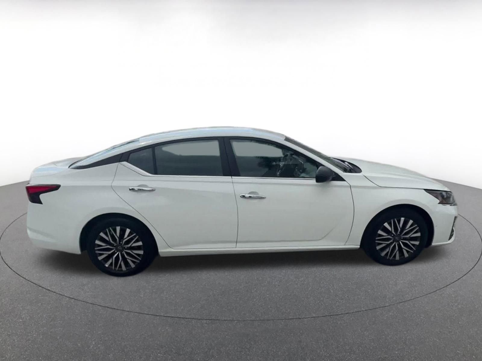 Thumbnail: 2025 Nissan Altima - 16