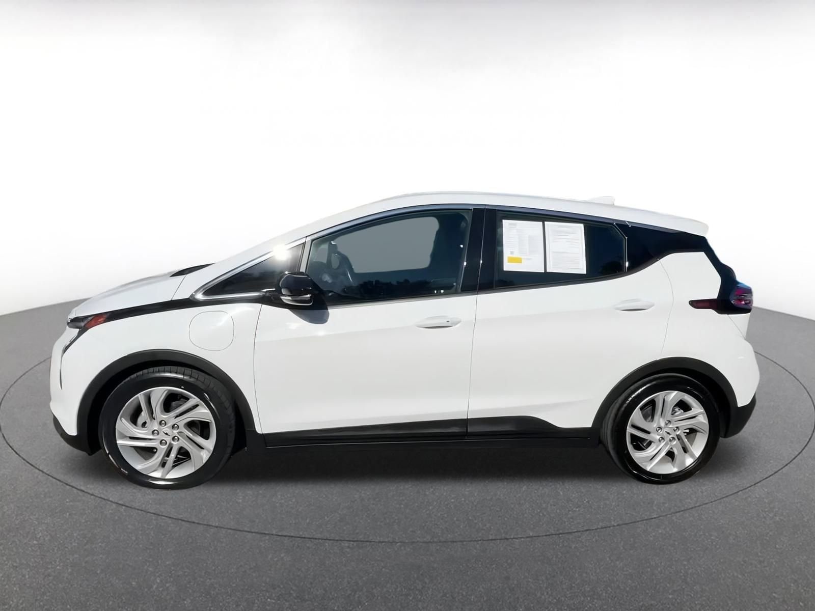 Thumbnail: 2023 Chevrolet Bolt EV - 9