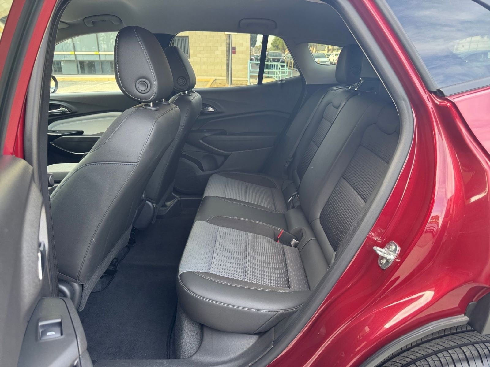 Thumbnail: 2025 Chevrolet Trax - 24