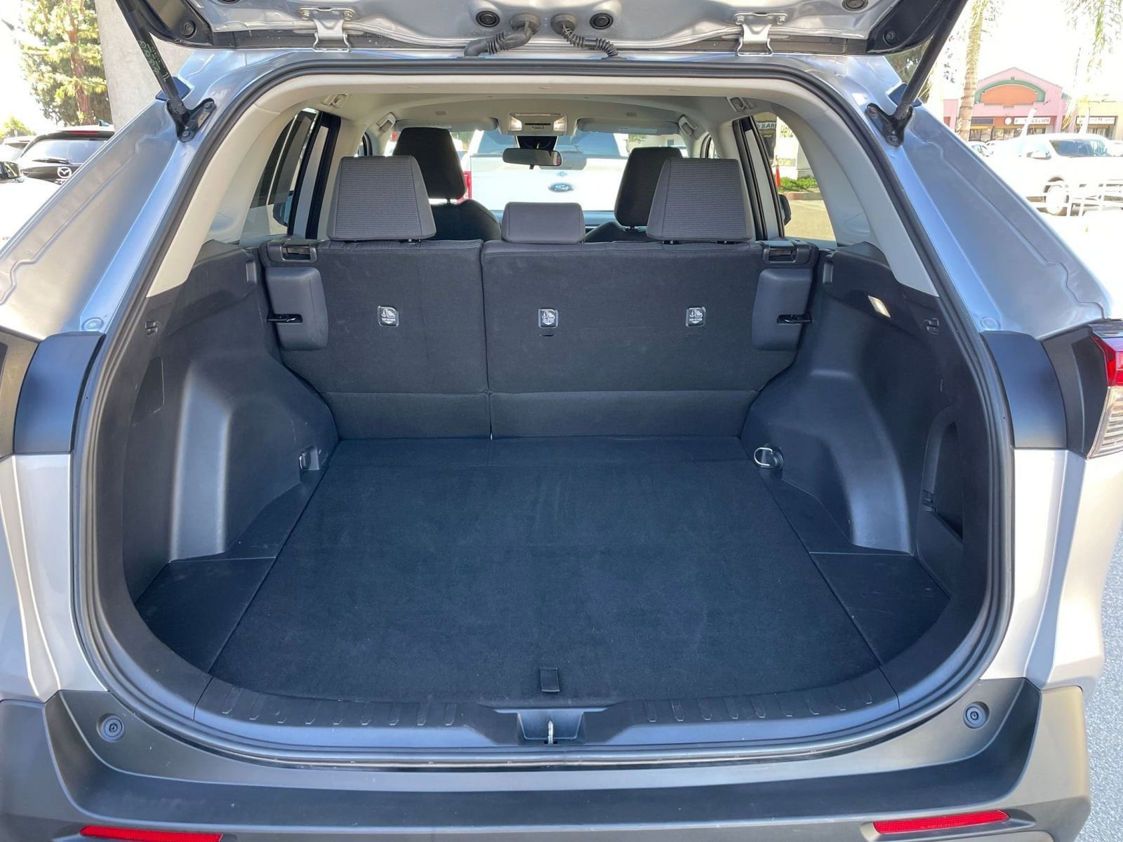 Thumbnail: 2025 Toyota RAV4 - 31