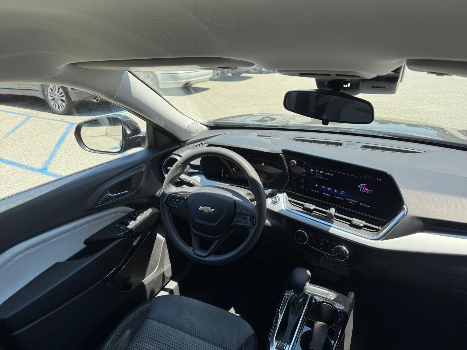 Thumbnail: 2025 Chevrolet Trax - 33