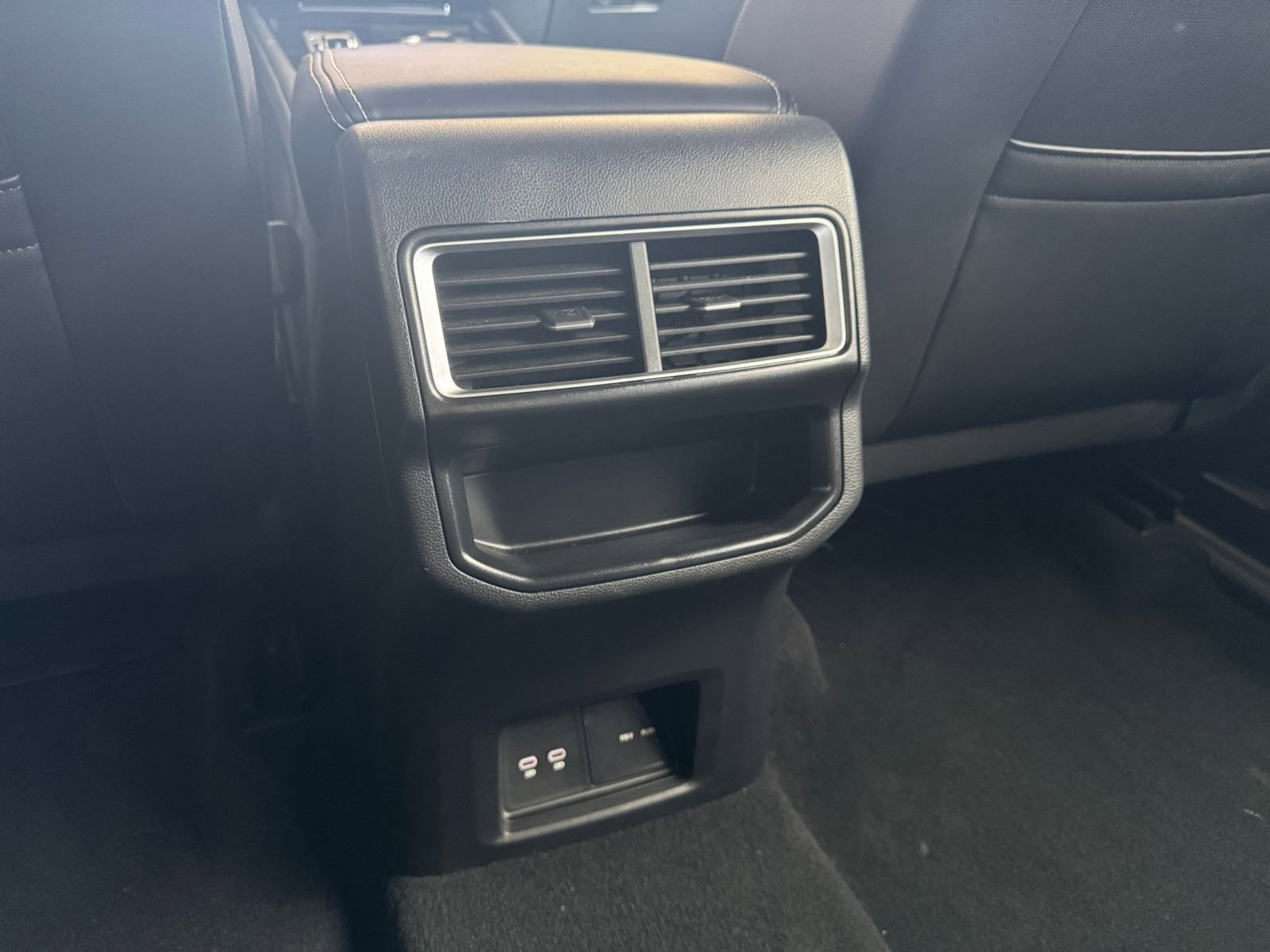 Thumbnail: 2025 Volkswagen Atlas - 24