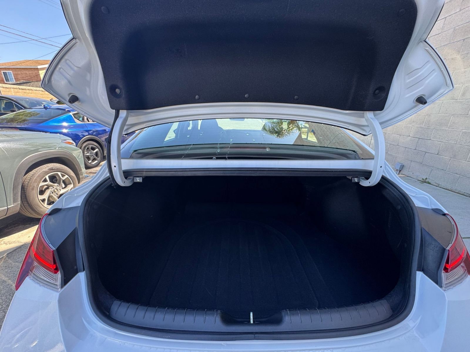 Thumbnail: 2025 Hyundai Elantra - 33