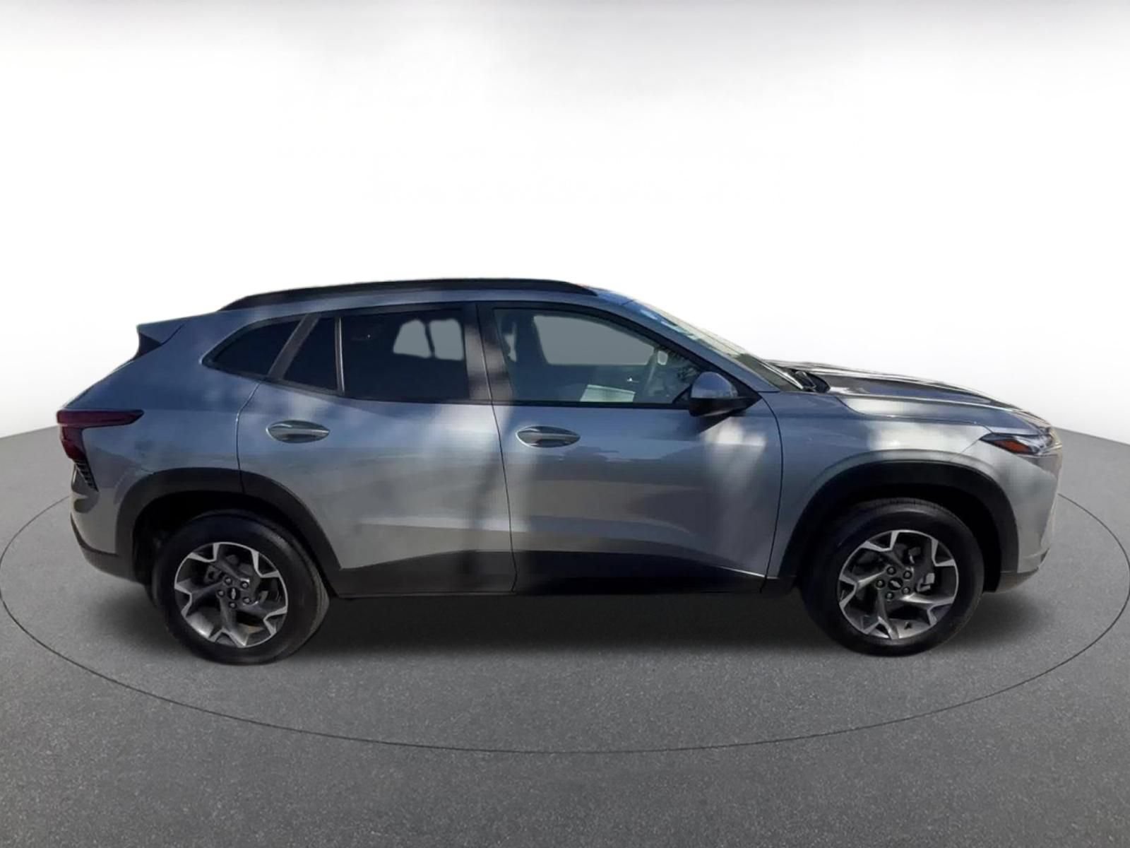 Thumbnail: 2025 Chevrolet Trax - 16