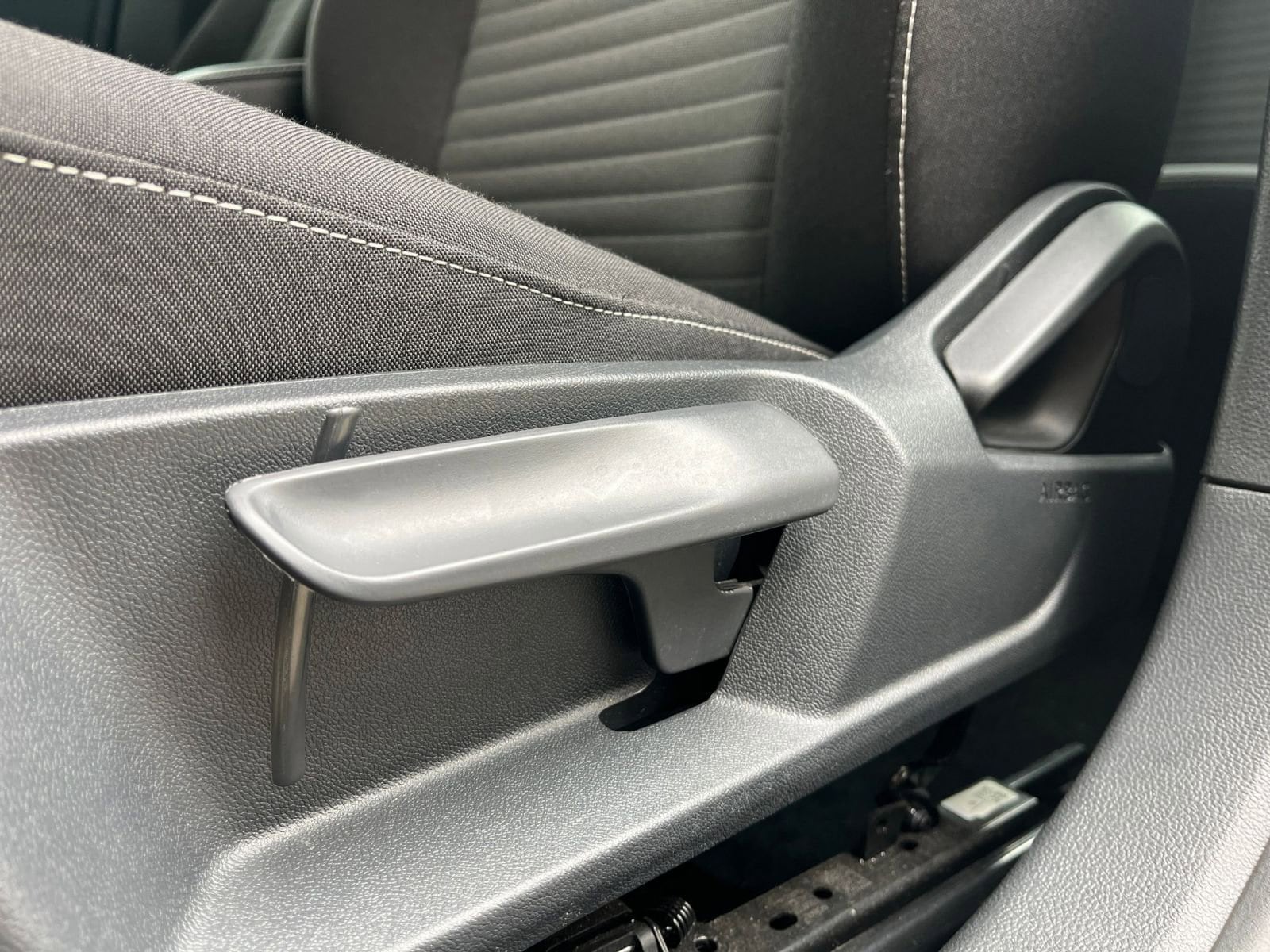 2024 Volkswagen Jetta S 23