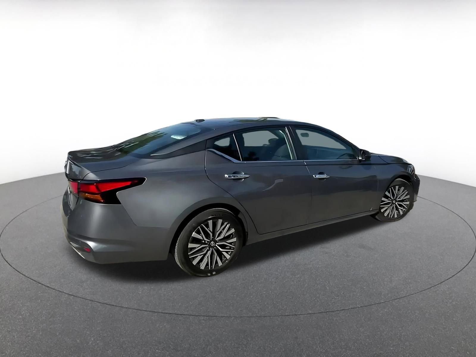 Thumbnail: 2025 Nissan Altima - 14