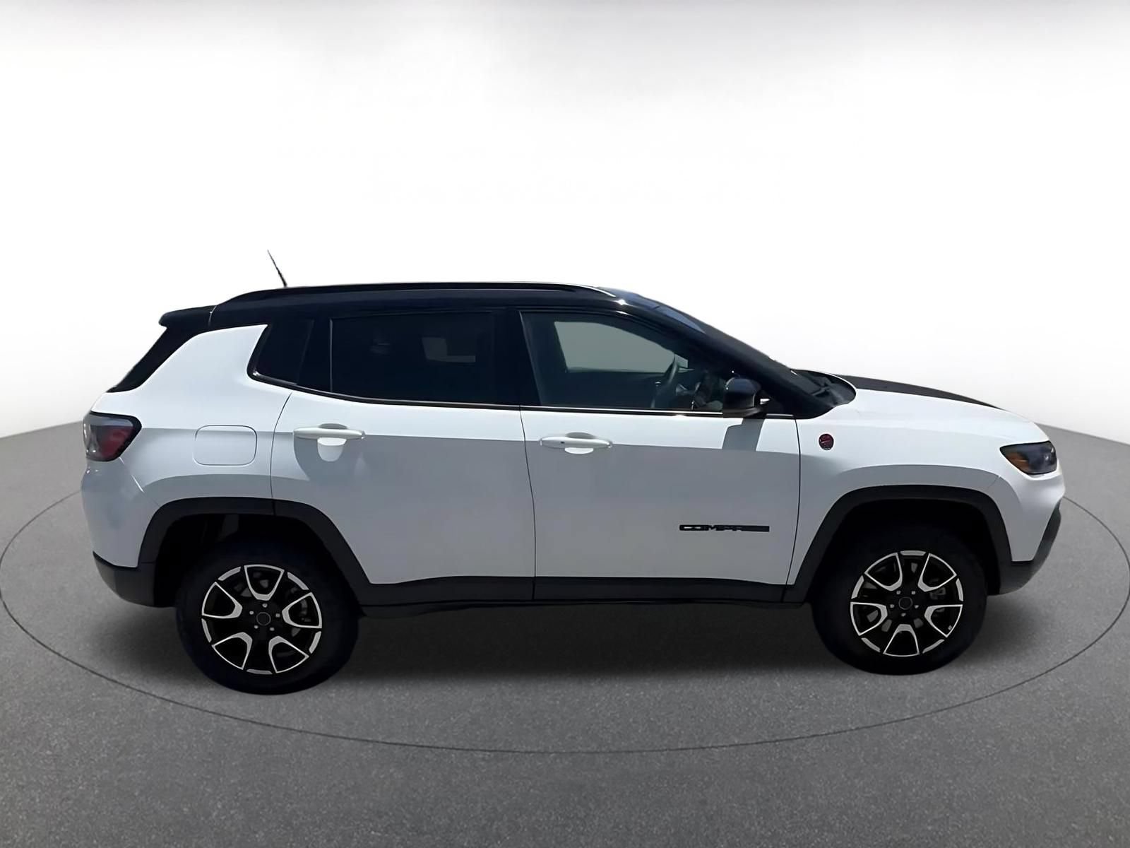 Thumbnail: 2025 Jeep Compass - 16
