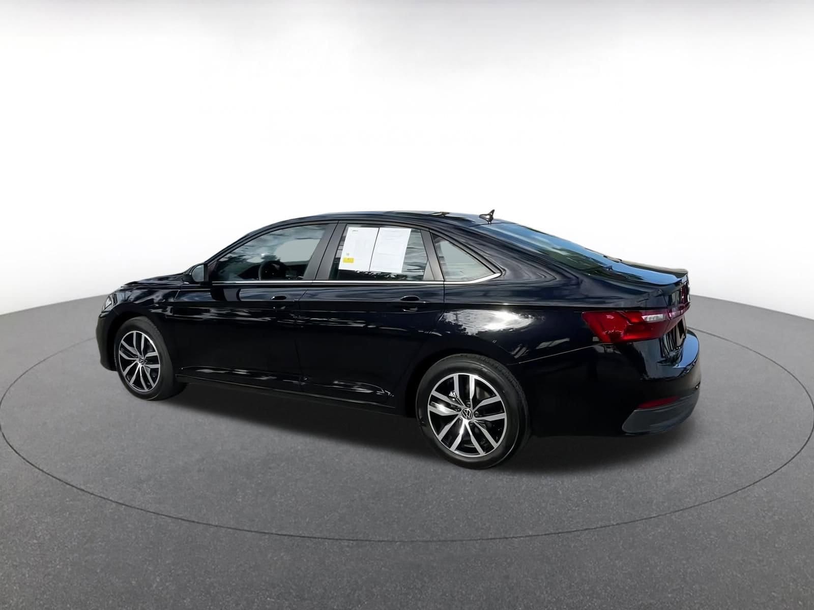 Thumbnail: 2025 Volkswagen Jetta - 10