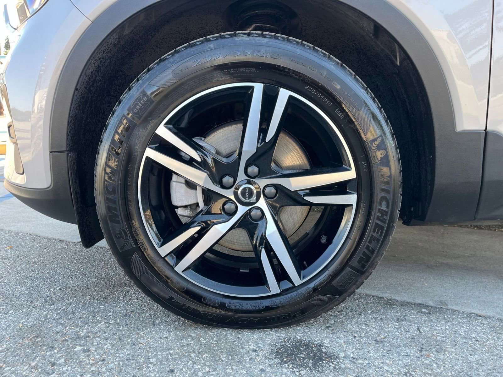 Thumbnail: 2024 Volvo XC40 - 30